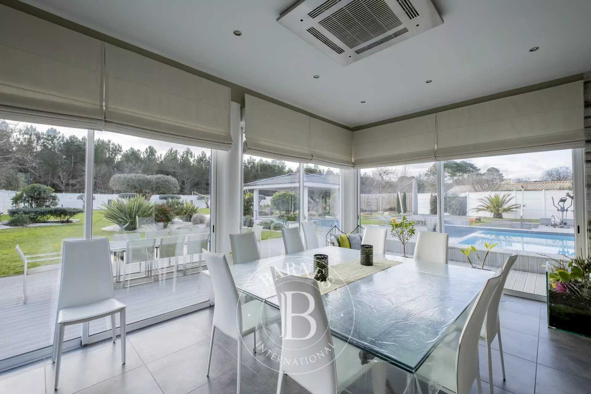 Pessac  - House 5 Bedrooms
