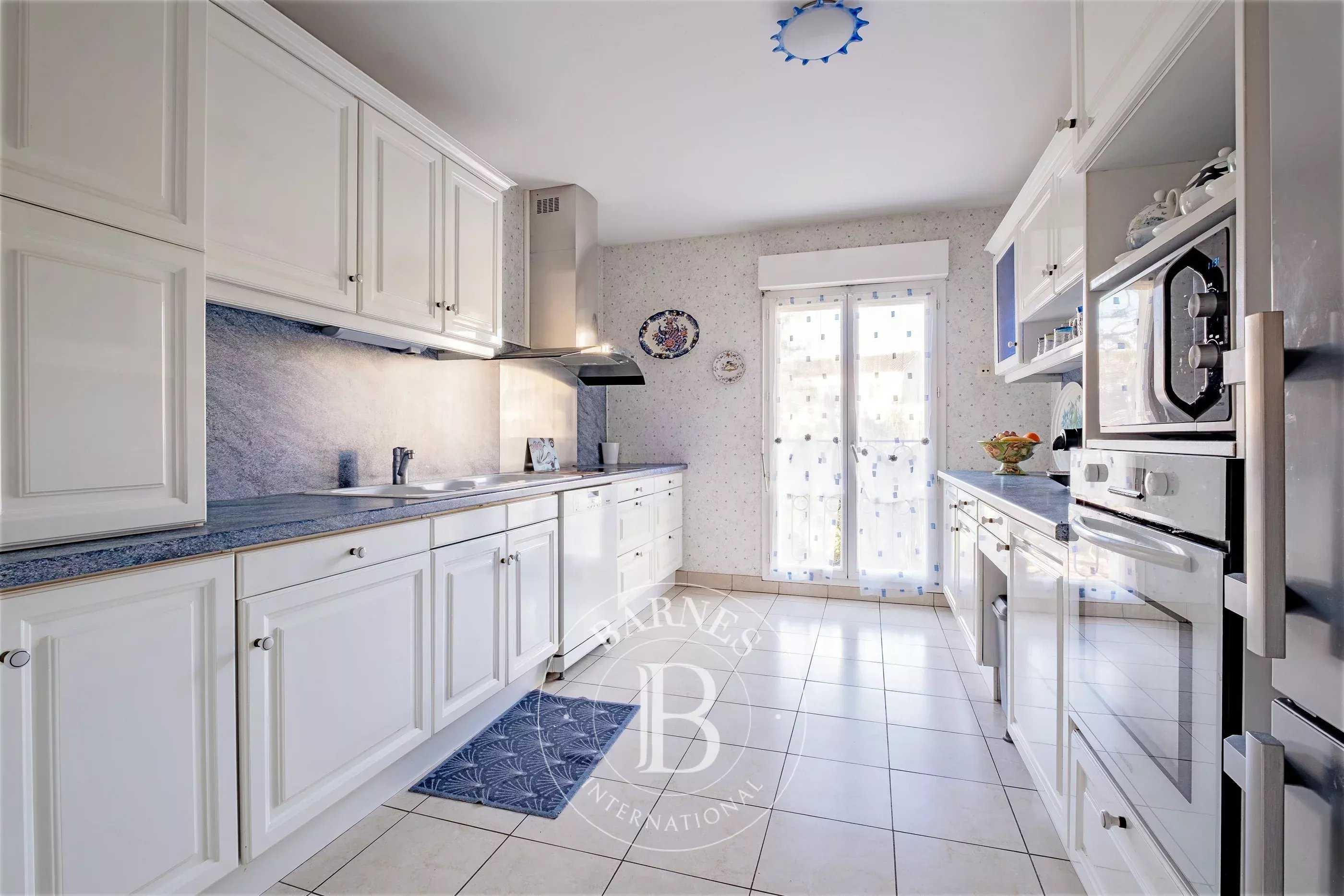 Bordeaux  - Apartment 3 Bedrooms