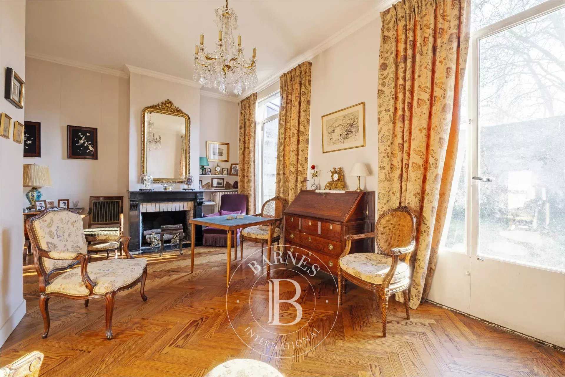 Bordeaux  - Maison 10 Pièces 7 Chambres