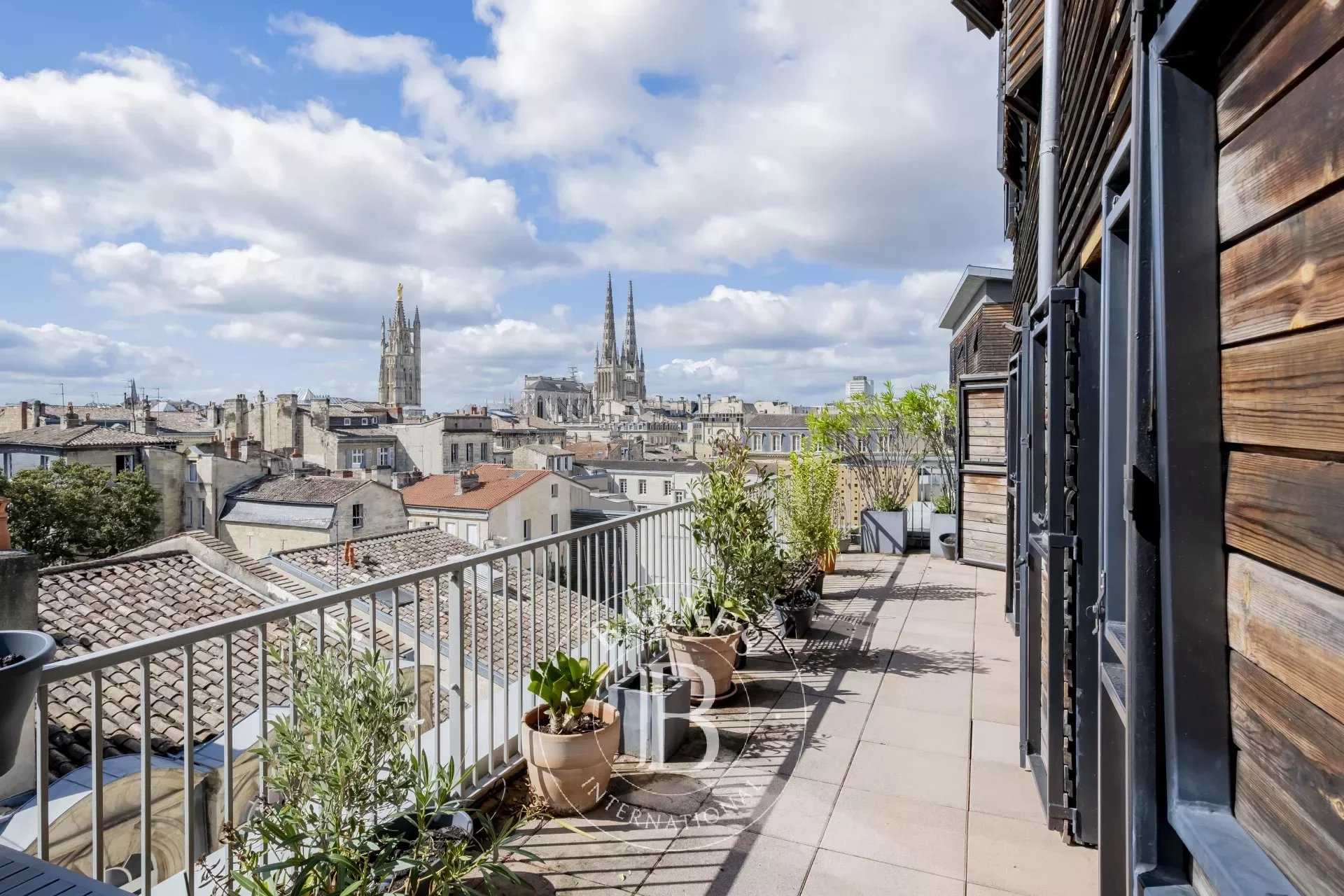 Bordeaux  - Appartement 5 Pièces 3 Chambres