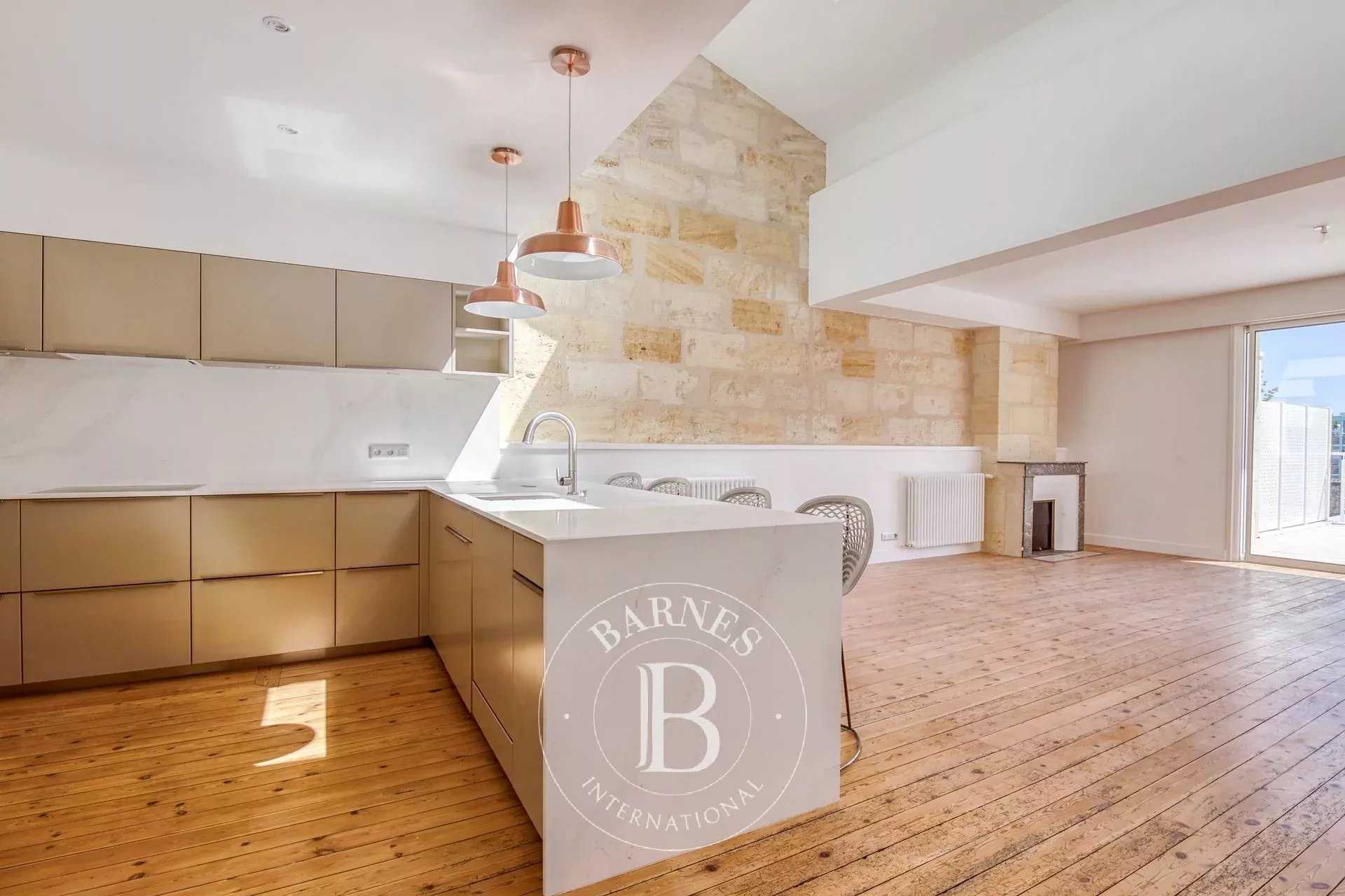 Bordeaux  - Appartement 5 Pi&egrave;ces 4 Chambres