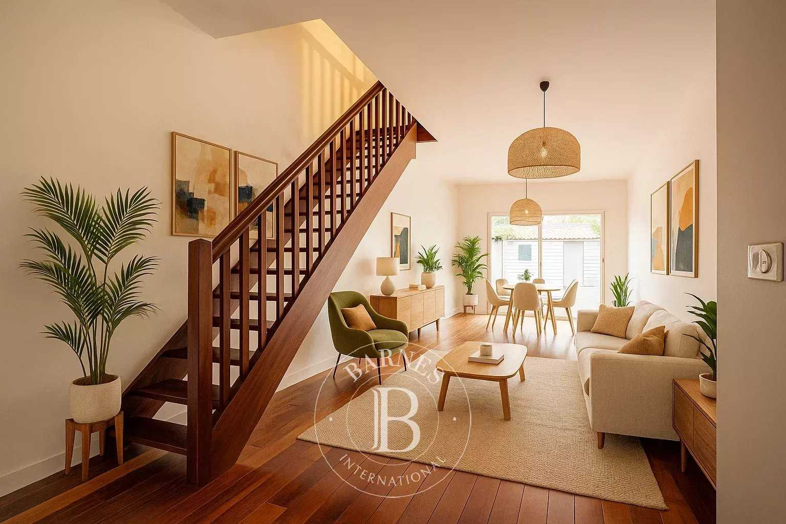 Bordeaux  - Maison 4 Pi&egrave;ces 3 Chambres