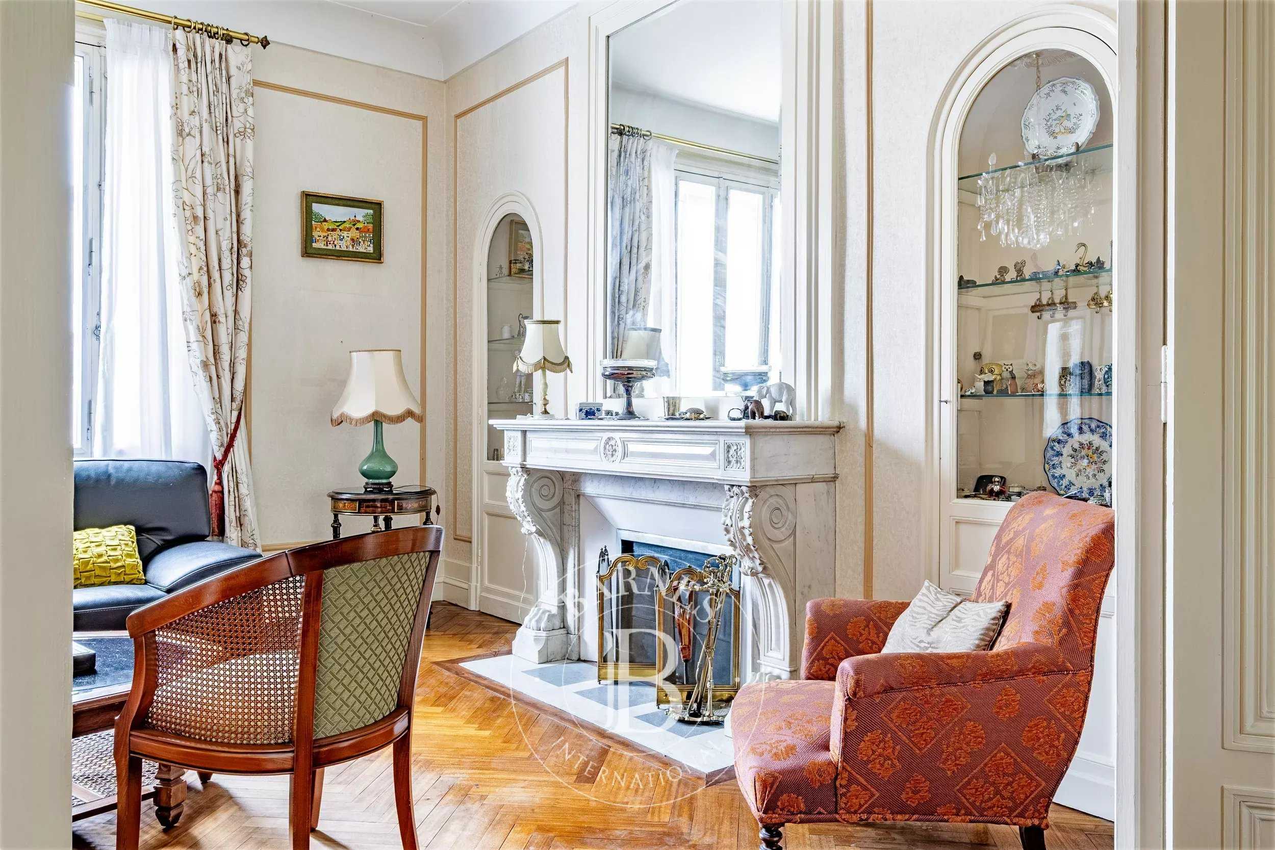 Bordeaux  - Hôtel particulier 8 Pi&egrave;ces 5 Chambres