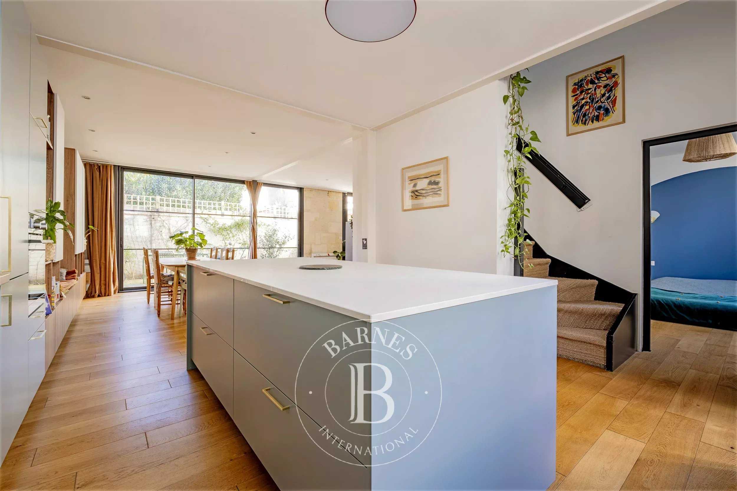 Bordeaux  - Maison 6 Pi&egrave;ces 4 Chambres