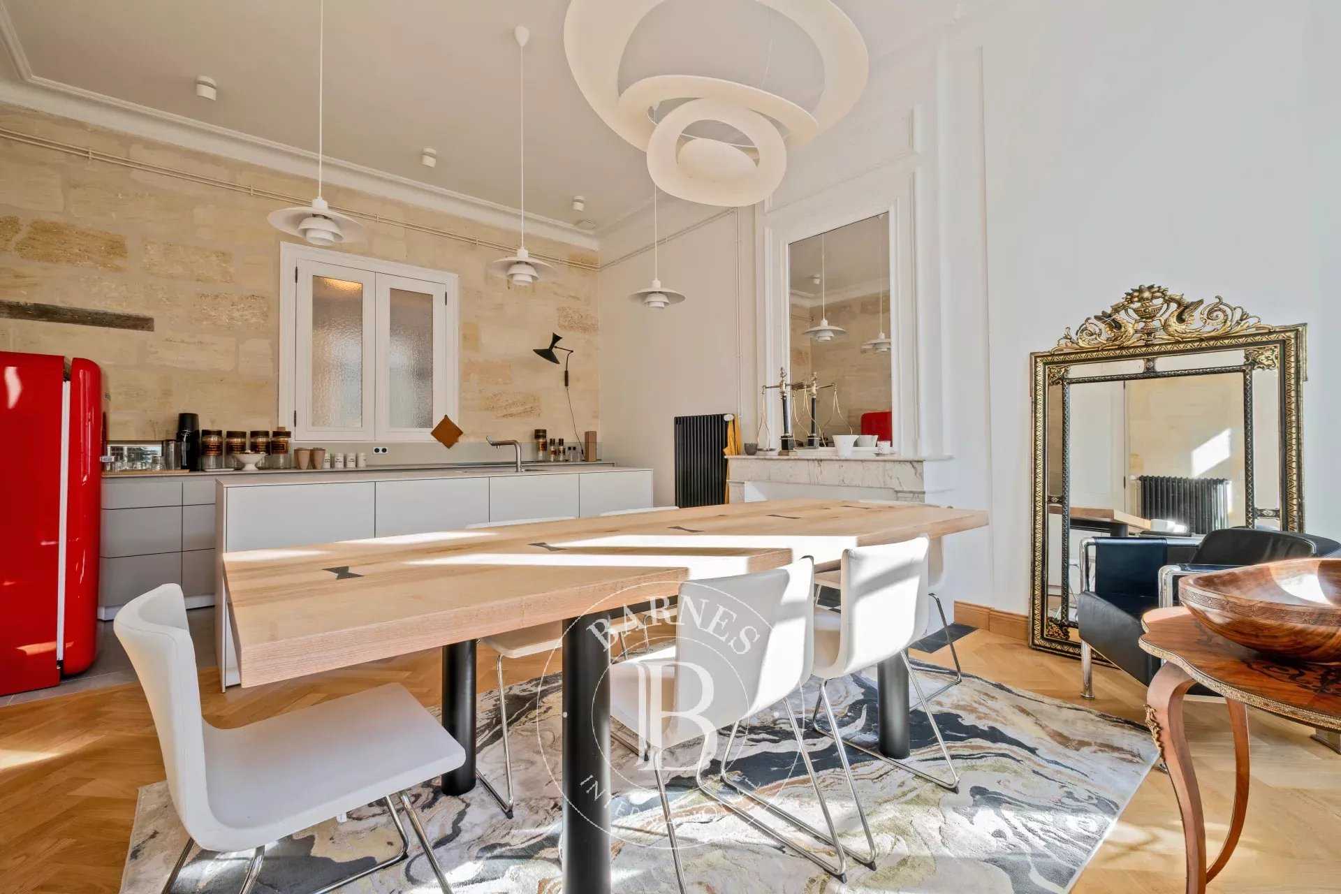 Bordeaux  - Appartement 6 Pi&egrave;ces 3 Chambres