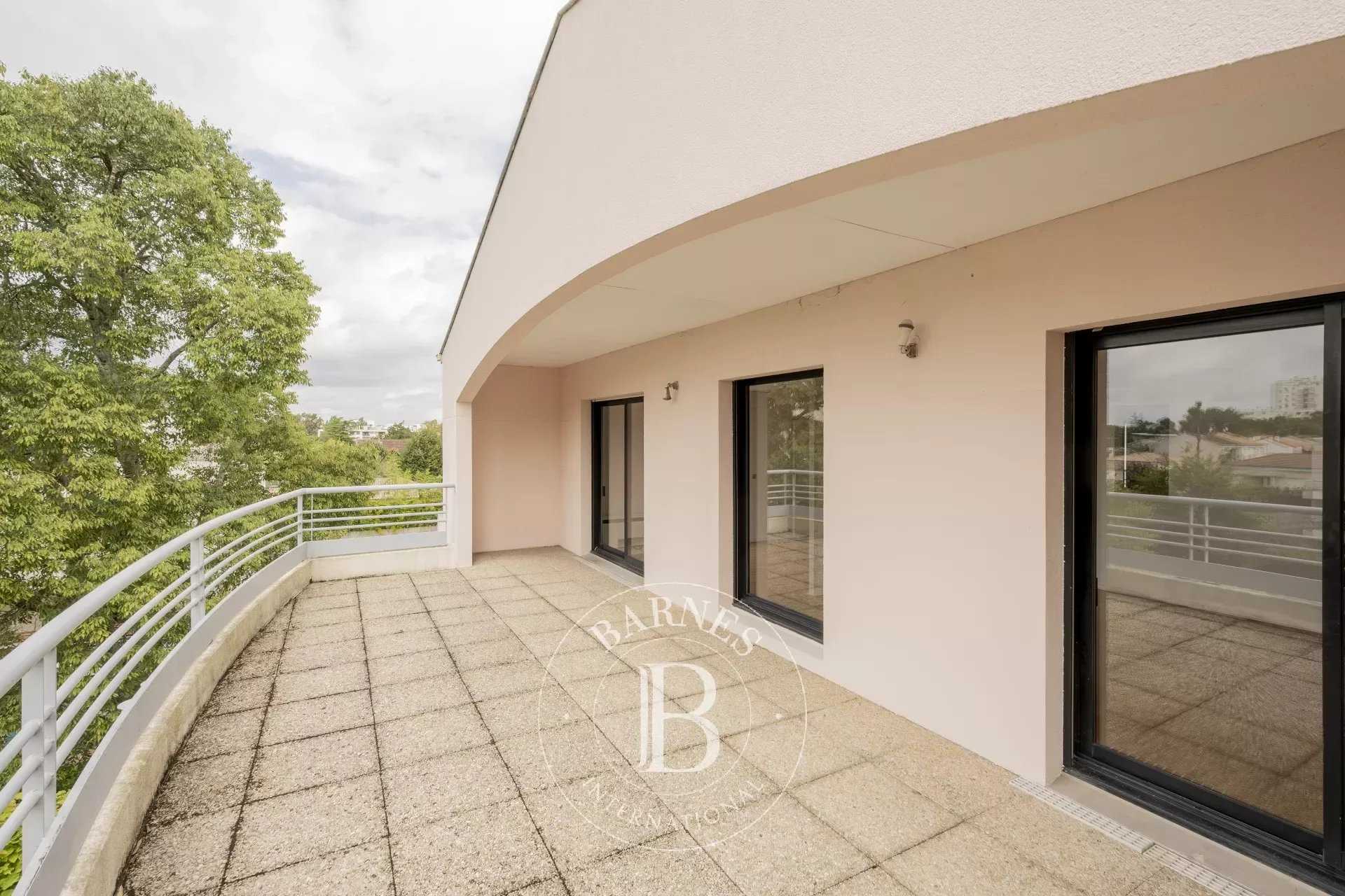 Le Bouscat  - Appartement 8 Pi&egrave;ces 4 Chambres
