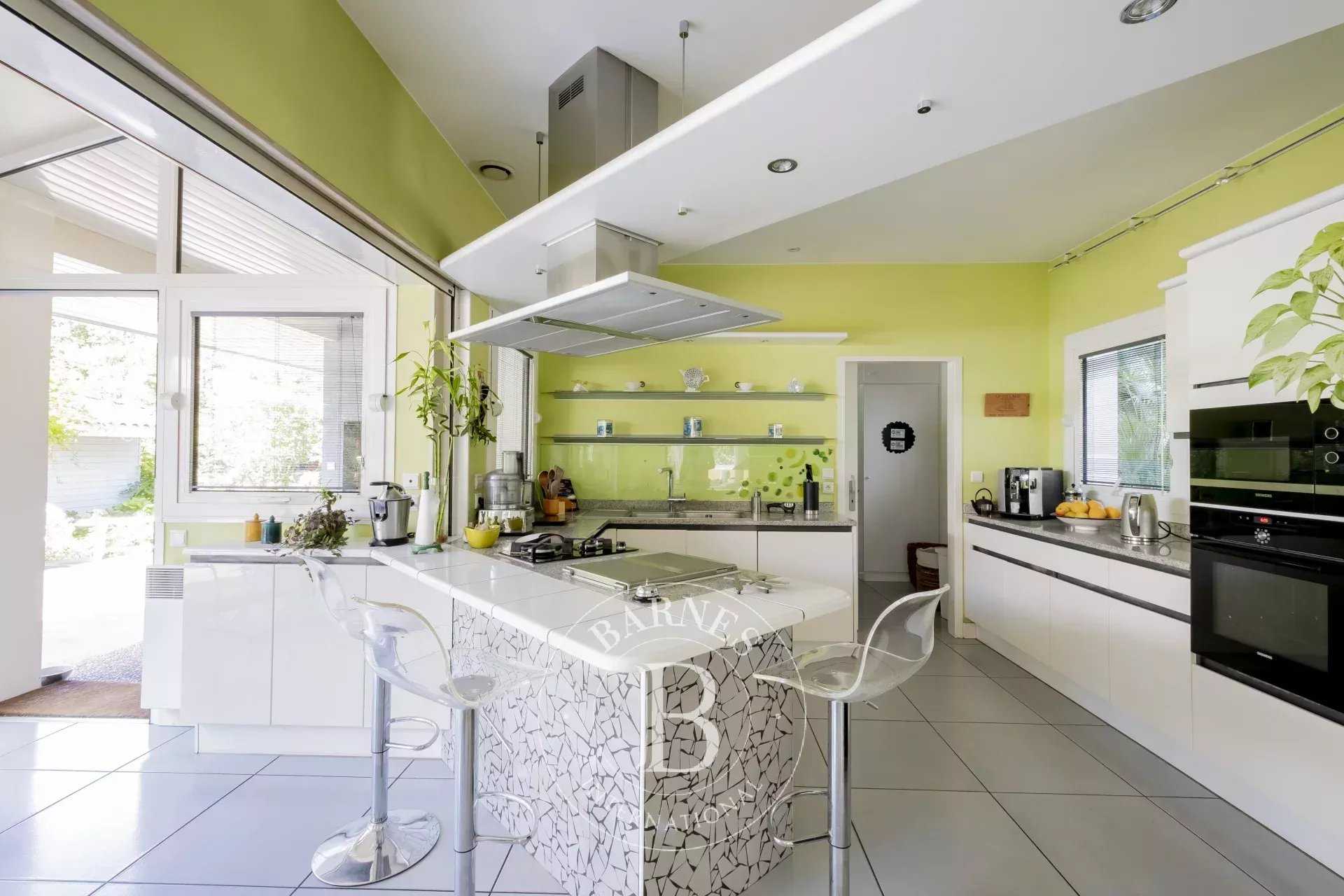 Gradignan  - House 4 Bedrooms
