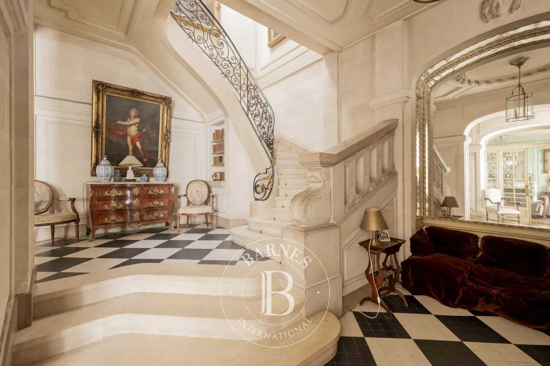 Bordeaux  - Maison 10 Pi&egrave;ces 6 Chambres