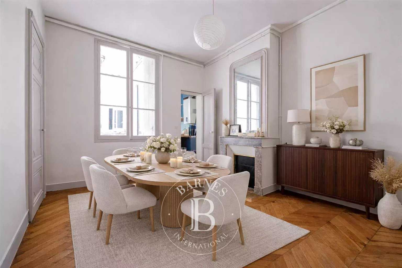 Bordeaux  - Appartement 5 Pi&egrave;ces 2 Chambres