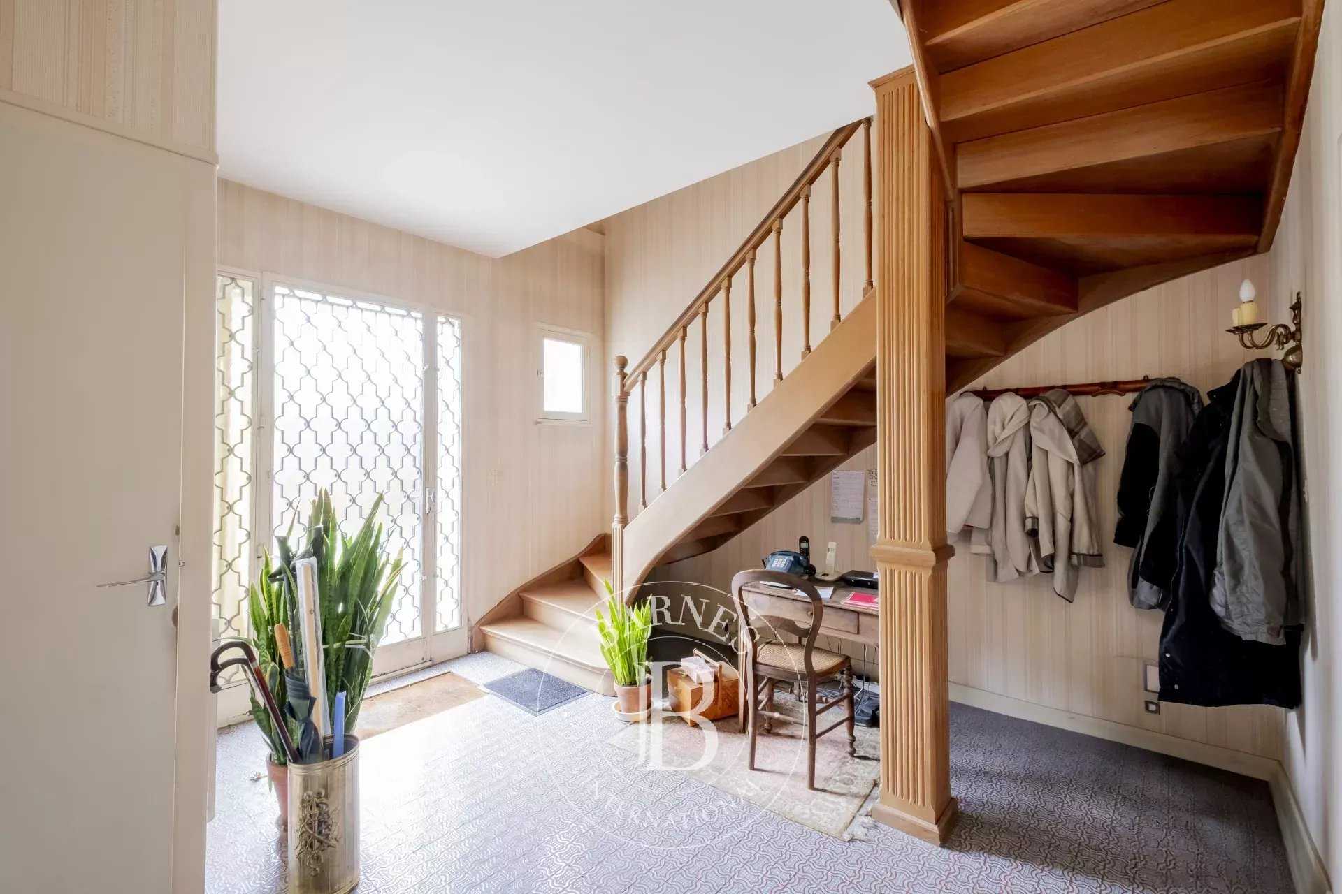 Bordeaux  - Maison 9 Pièces 4 Chambres