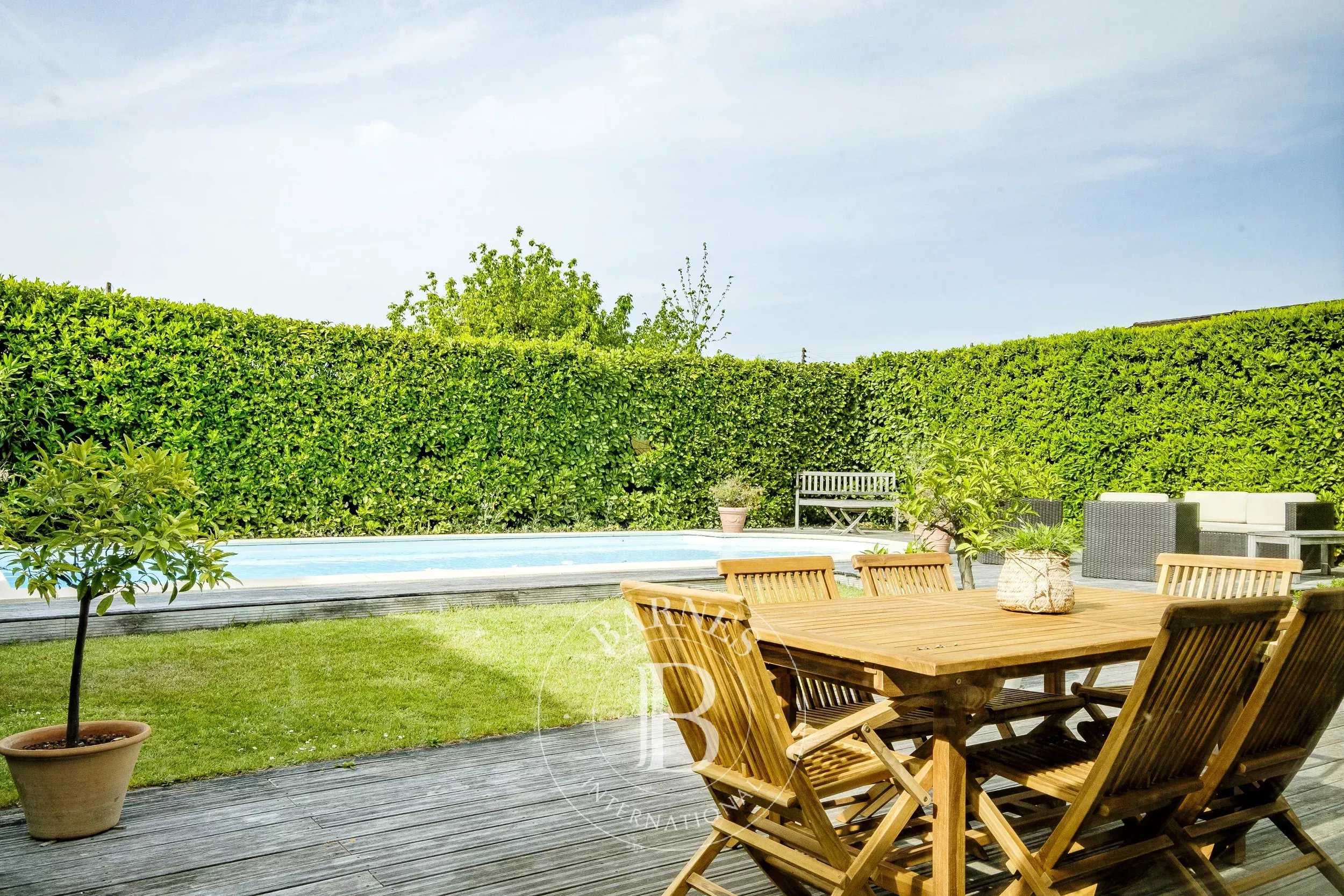 Le Bouscat  - Maison 7 Pi&egrave;ces 5 Chambres
