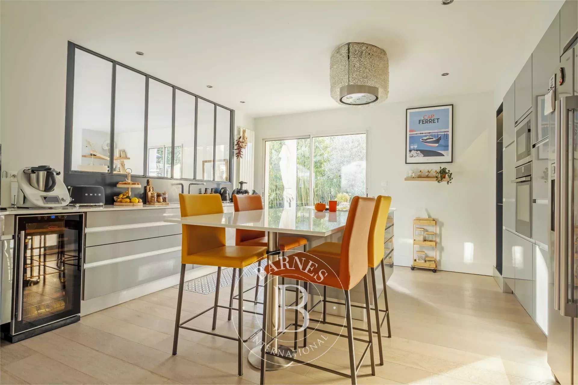 Mérignac  - House 5 Bedrooms