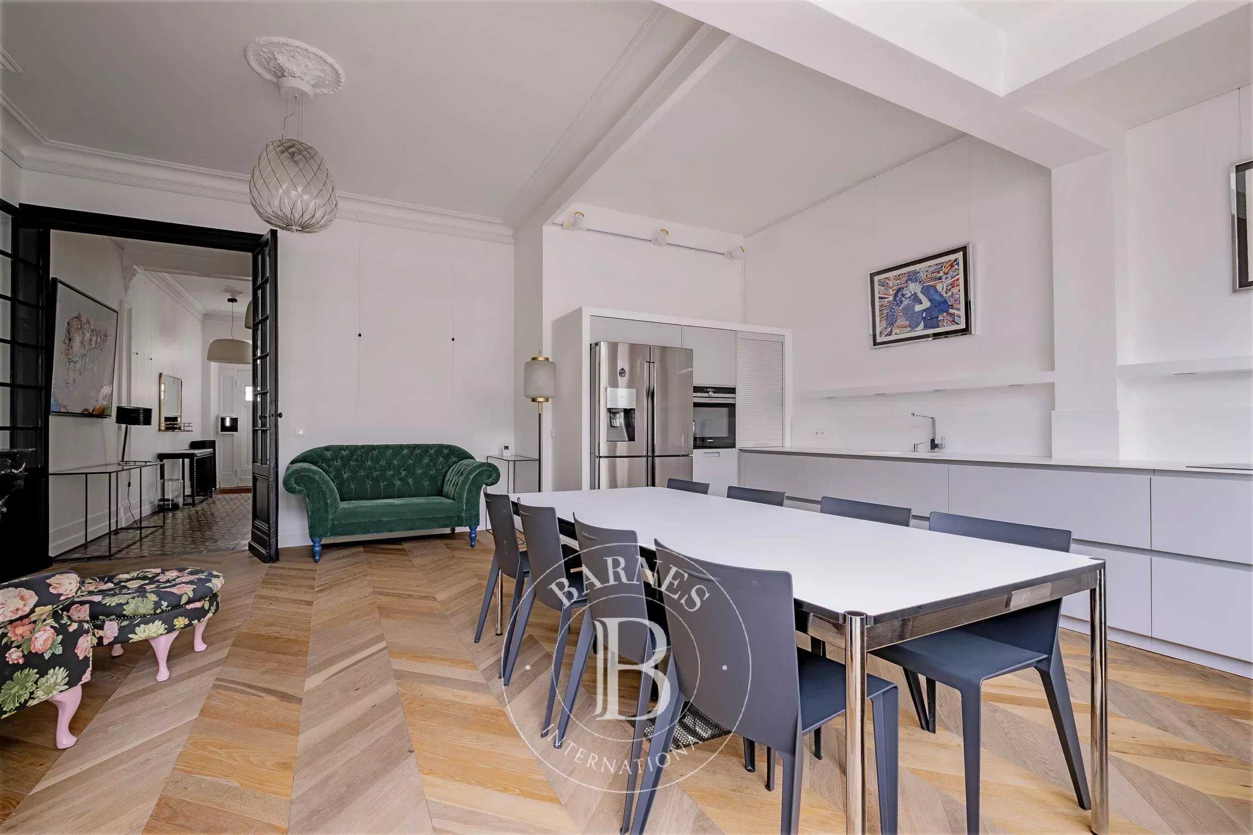 Bordeaux  - Maison 7 Pi&egrave;ces 4 Chambres