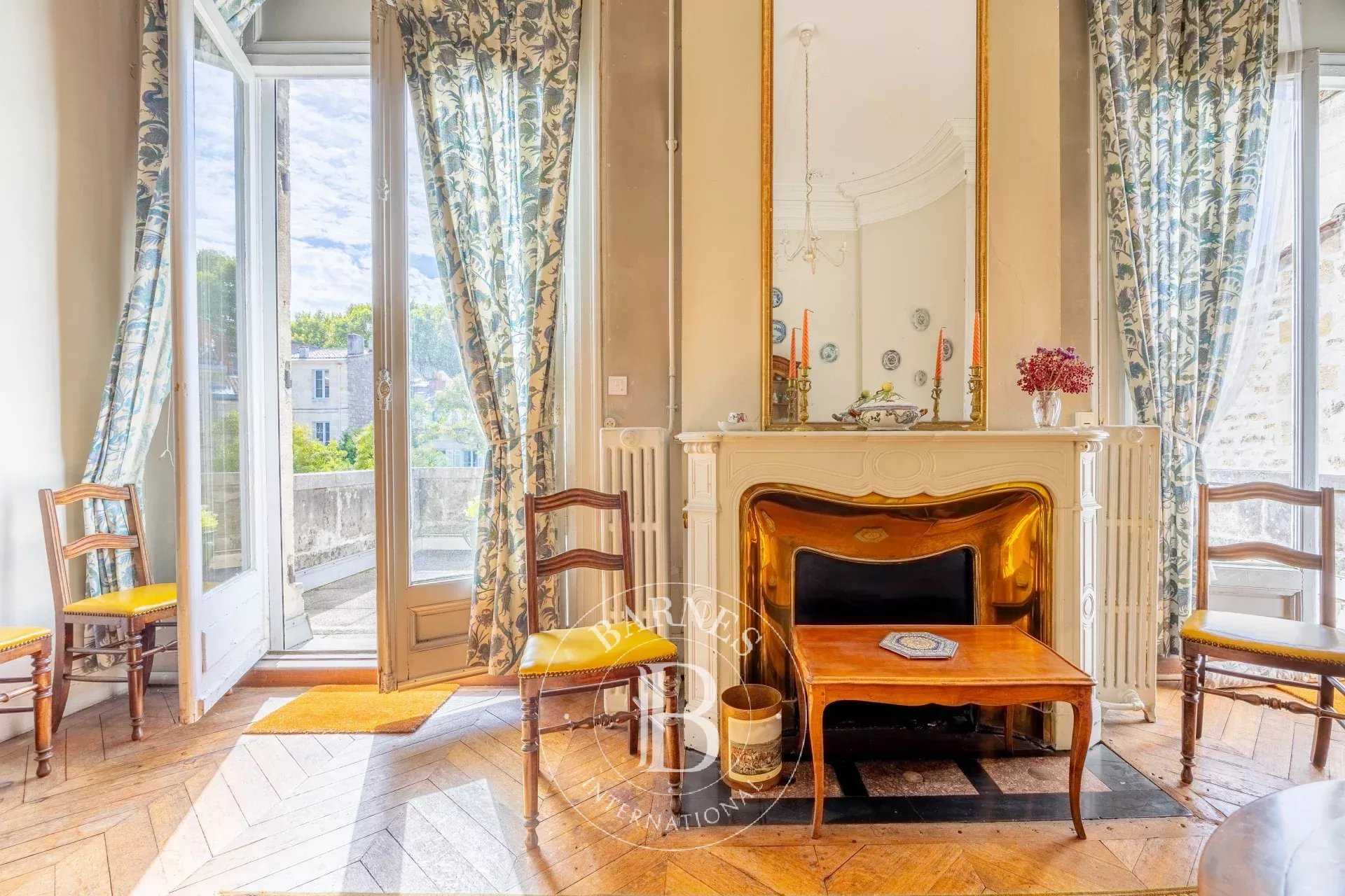 Bordeaux  - Appartement 6 Pi&egrave;ces 3 Chambres