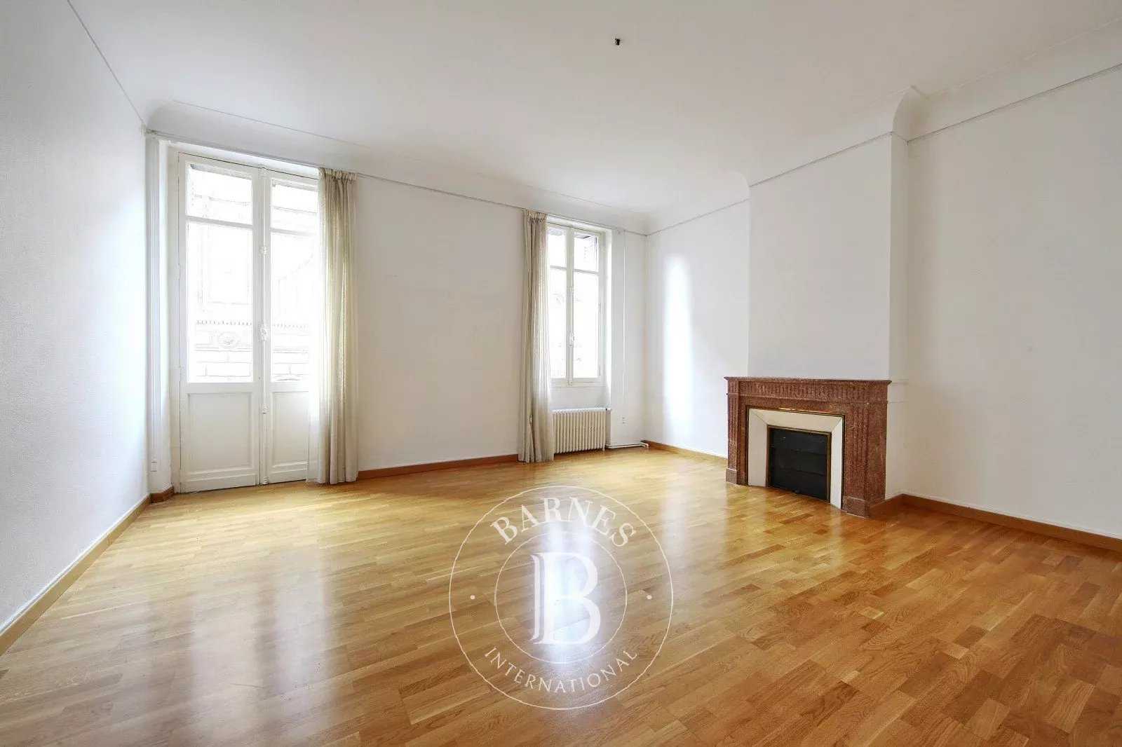 Bordeaux  - Hôtel particulier 8 Pièces 6 Chambres