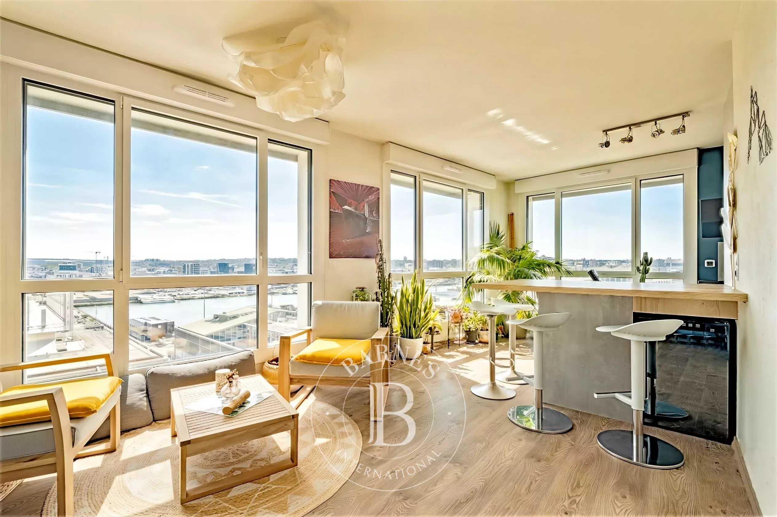 Bordeaux  - Appartement 5 Pi&egrave;ces 4 Chambres