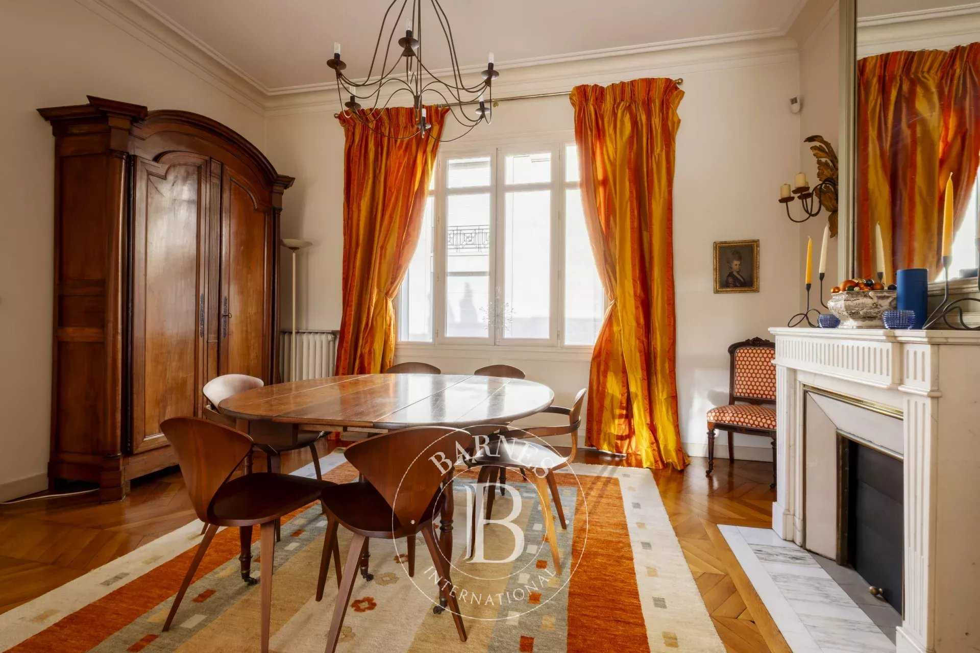 Bordeaux  - Maison 8 Pièces 5 Chambres