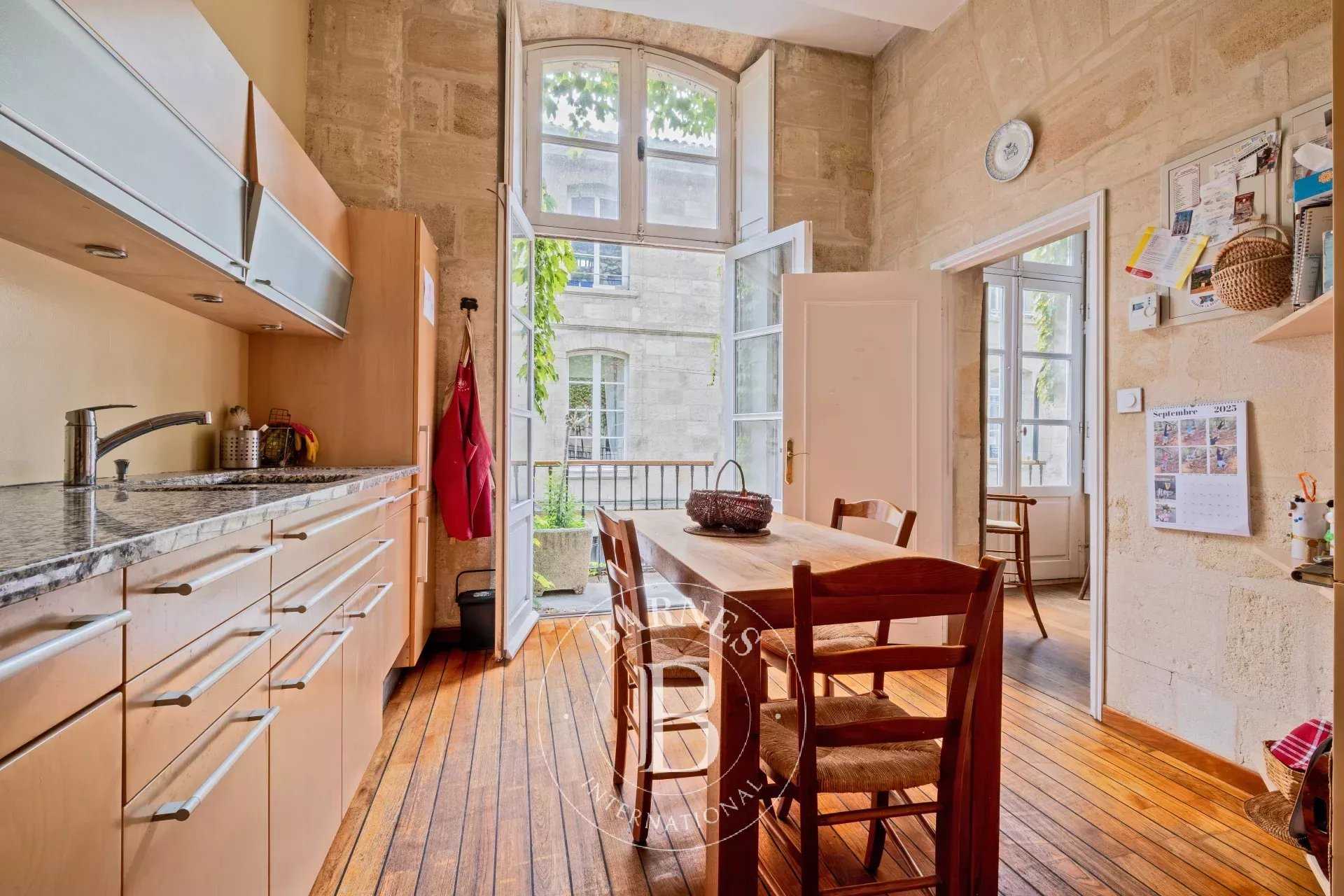 Bordeaux  - Apartment 4 Bedrooms