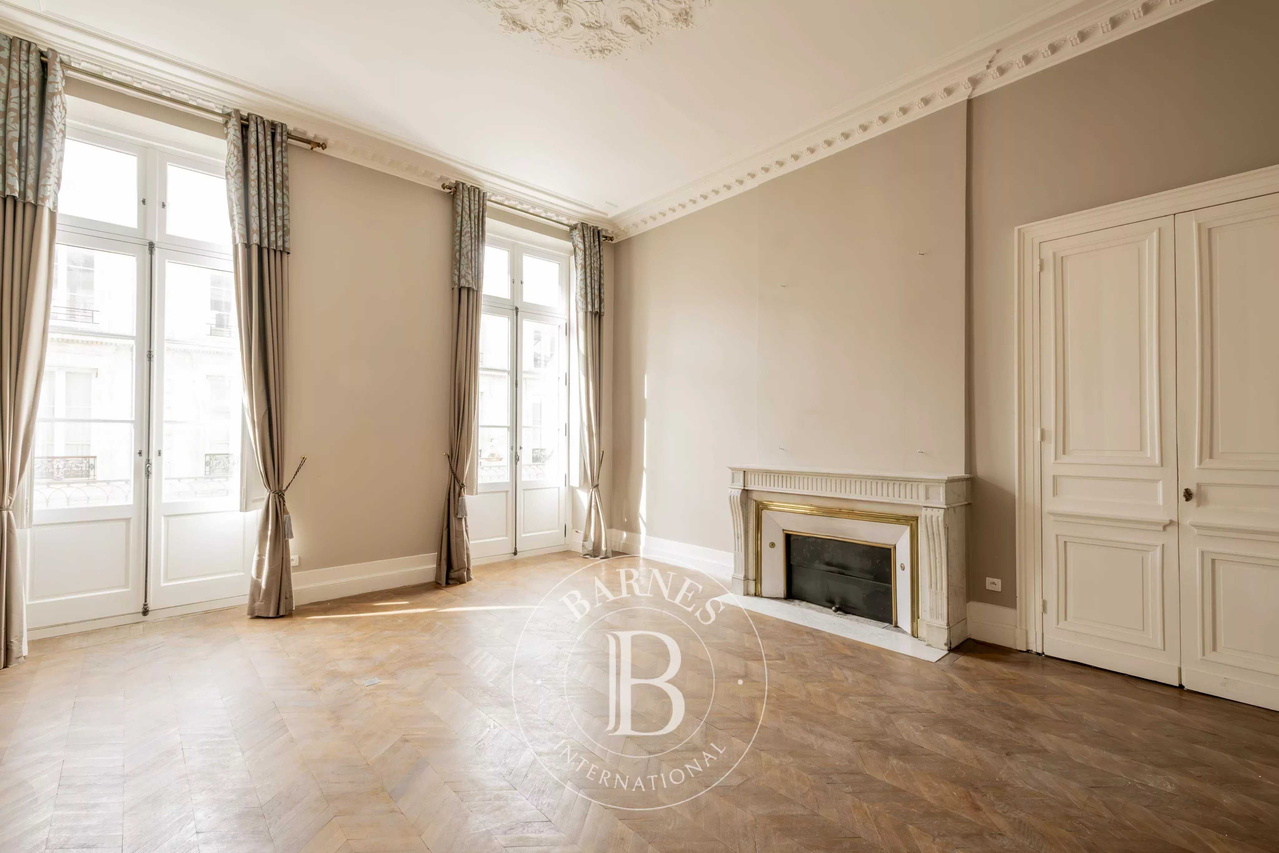 Bordeaux  - Appartement 6 Pi&egrave;ces 3 Chambres