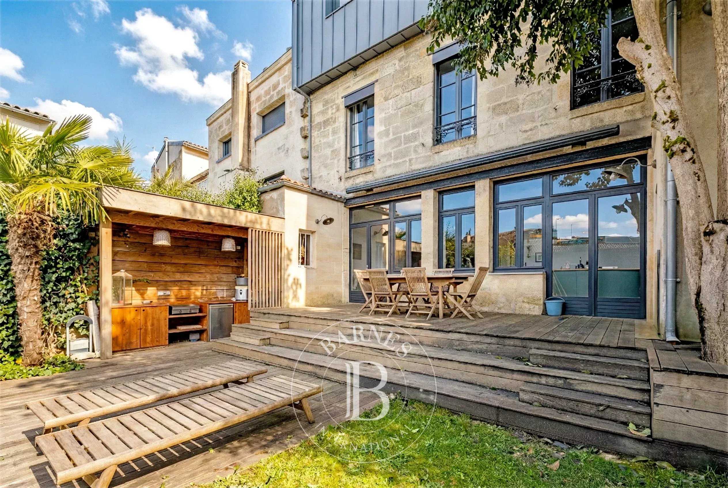 Bordeaux  - Maison 9 Pi&egrave;ces 6 Chambres