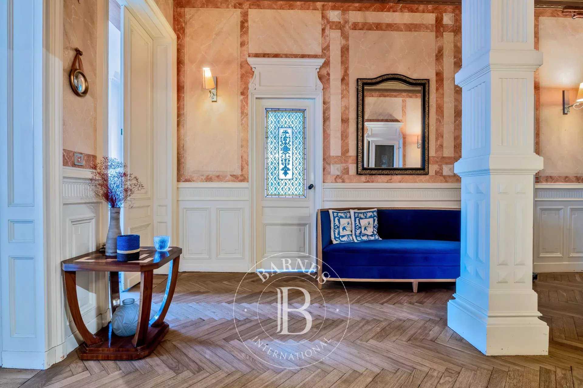 Bordeaux  - Appartement 9 Pi&egrave;ces 3 Chambres