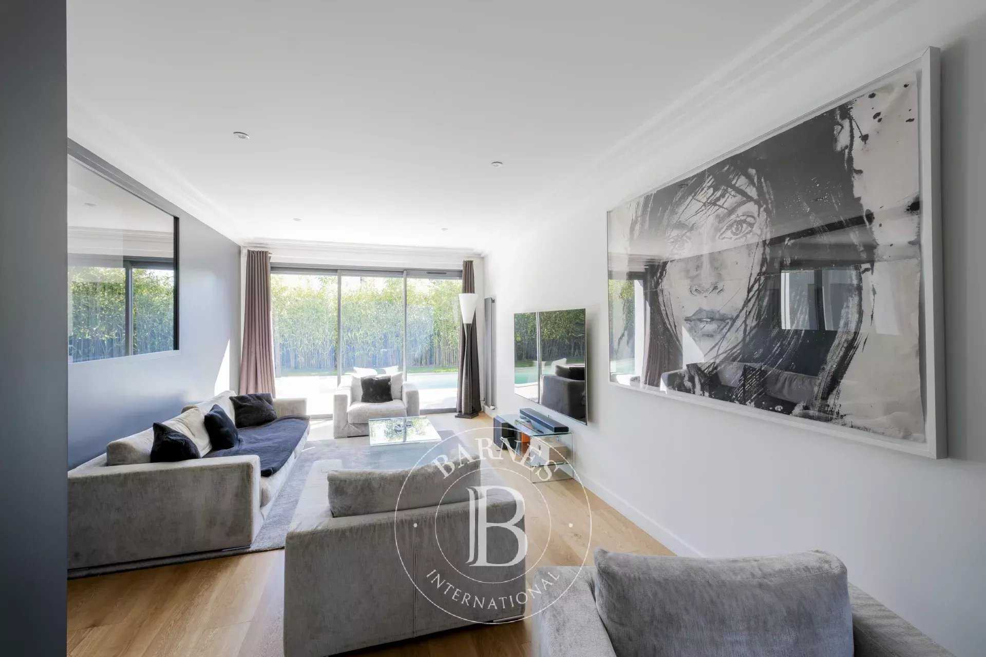 Pessac  - Maison 6 Pi&egrave;ces 5 Chambres