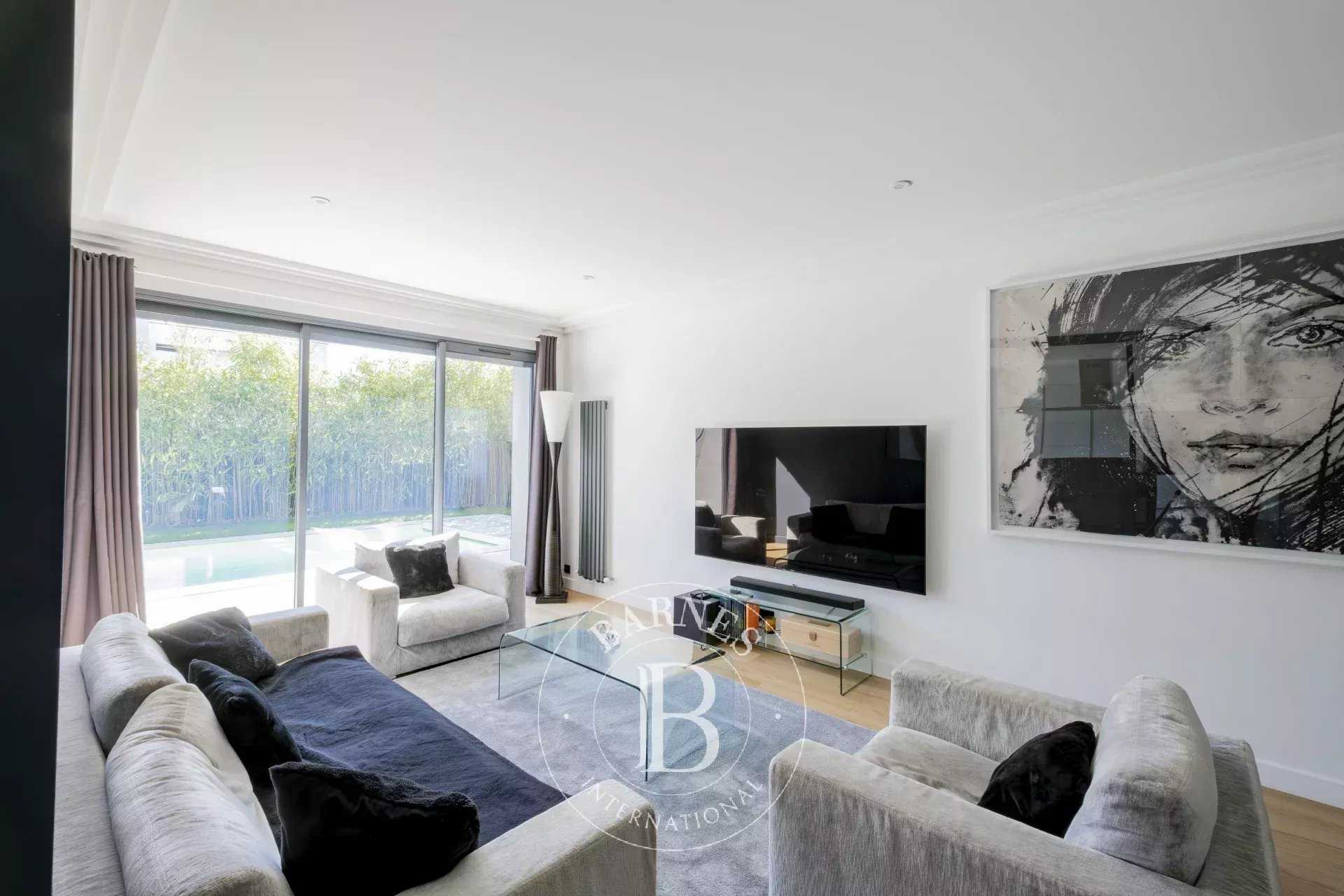 Pessac  - Maison 6 Pi&egrave;ces 5 Chambres