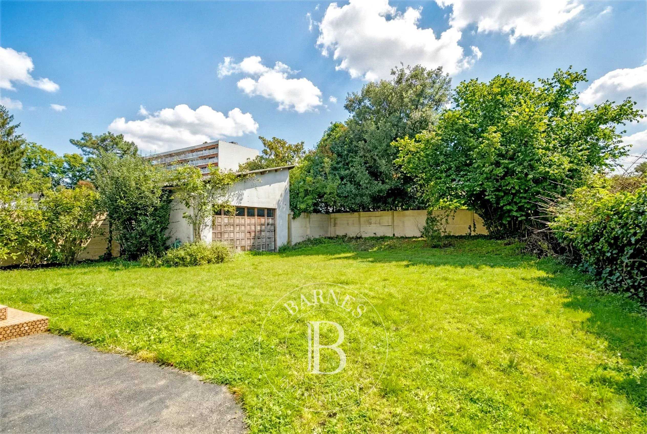 Bordeaux  - Maison 7 Pi&egrave;ces 4 Chambres