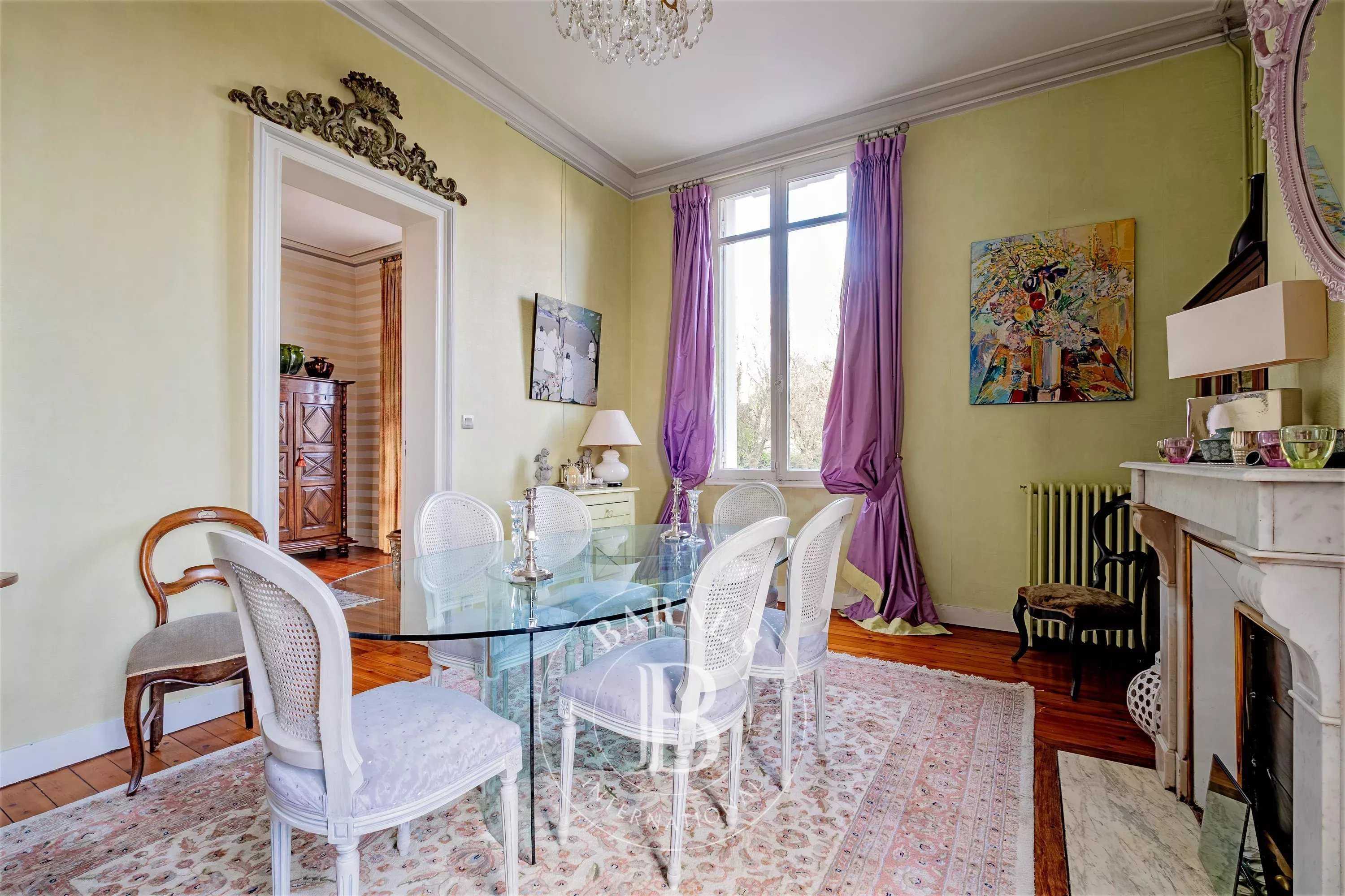 Bordeaux  - Maison 10 Pi&egrave;ces 5 Chambres