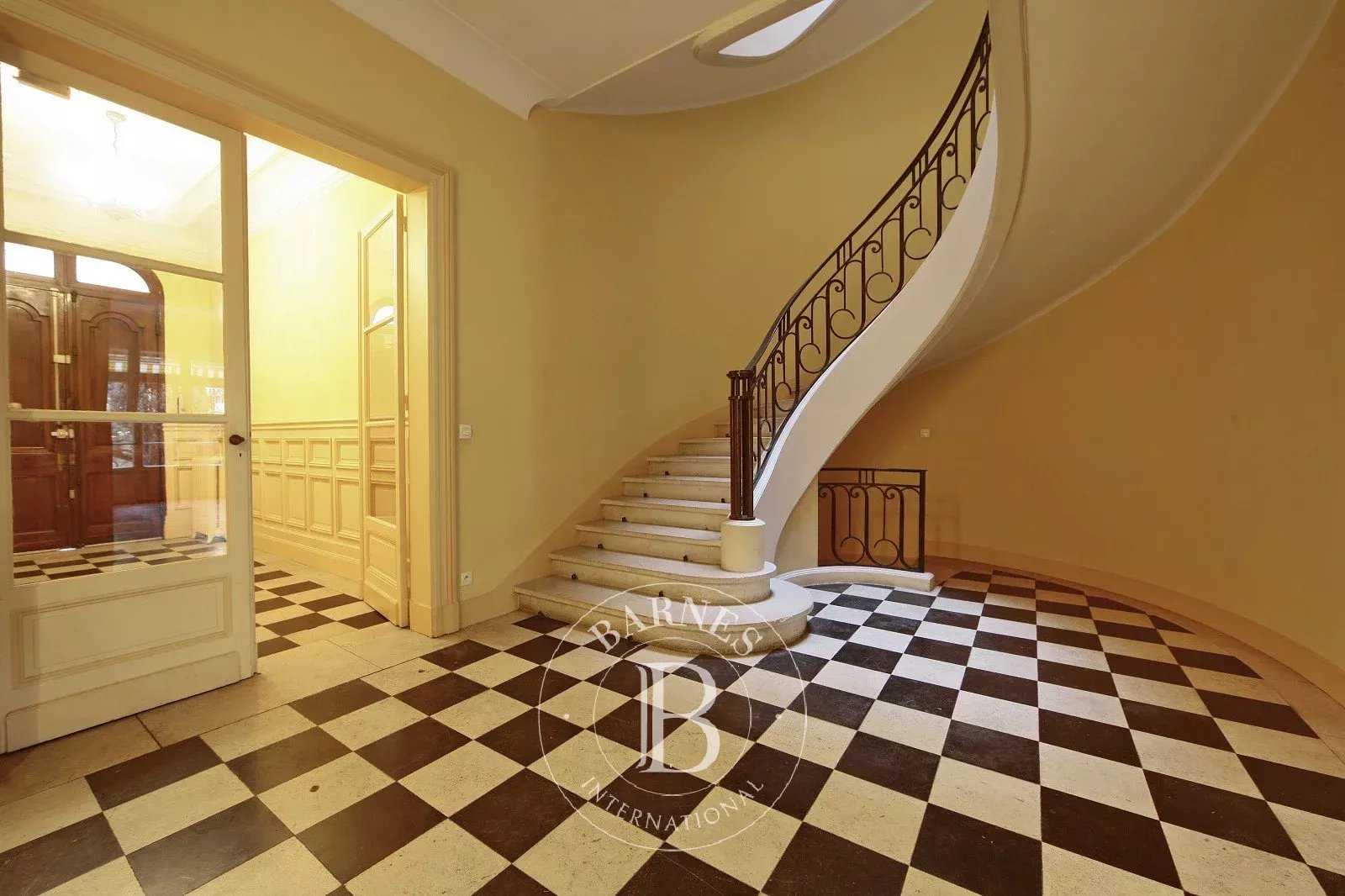 Bordeaux  - Hôtel particulier 8 Pièces 6 Chambres