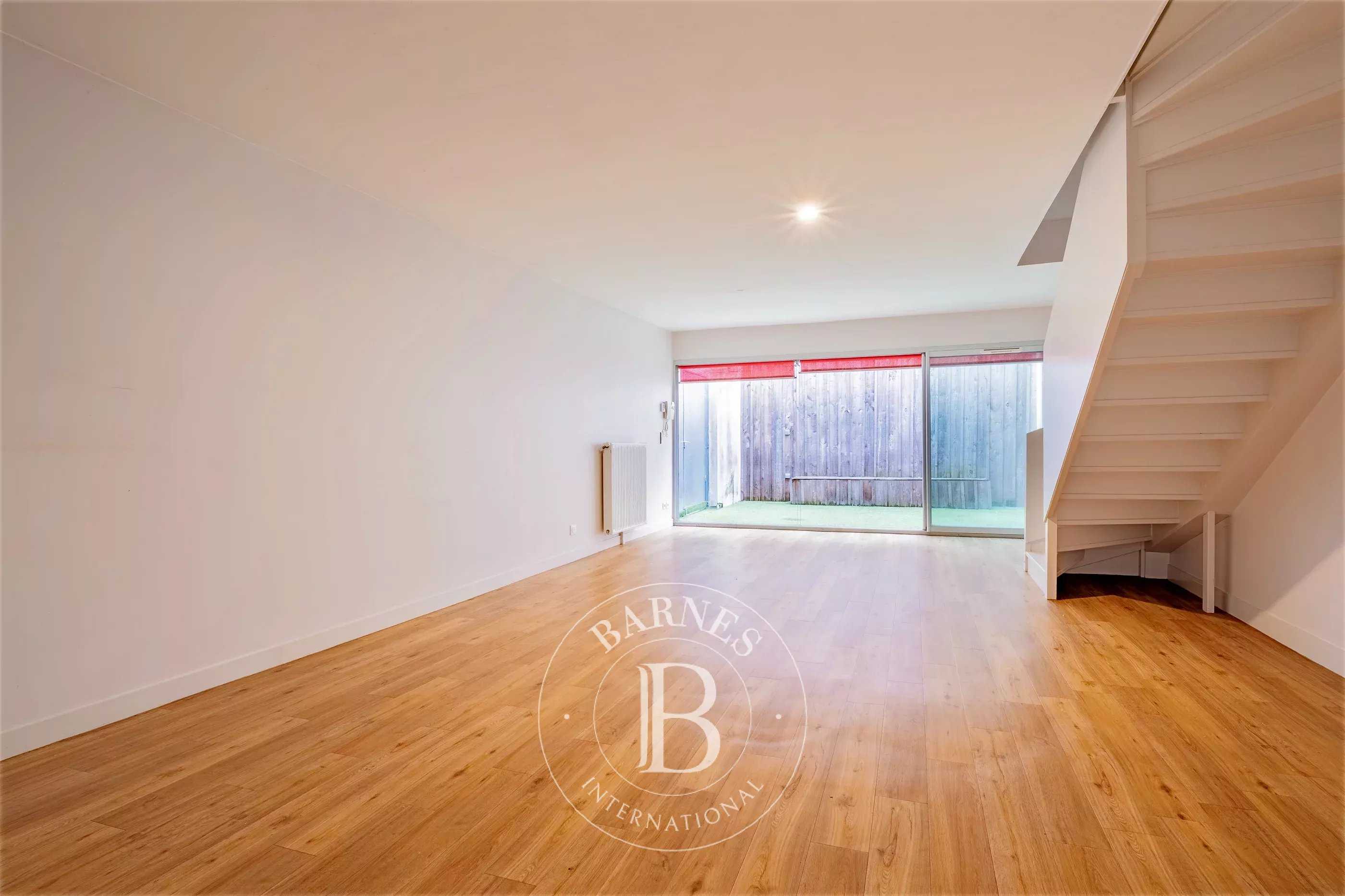 Bordeaux  - Appartement 3 Pi&egrave;ces 2 Chambres