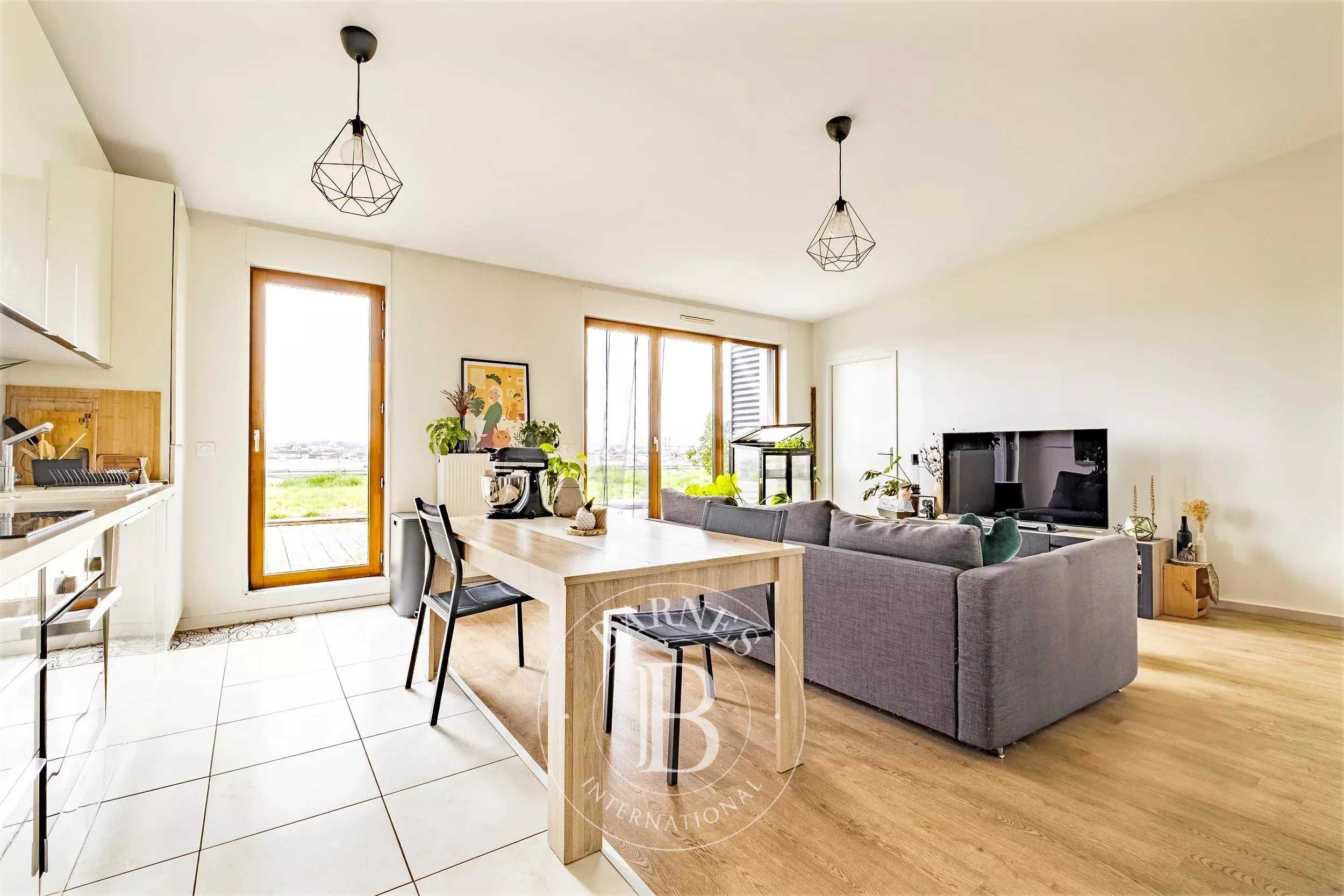 Bordeaux  - Appartement 5 Pi&egrave;ces 4 Chambres