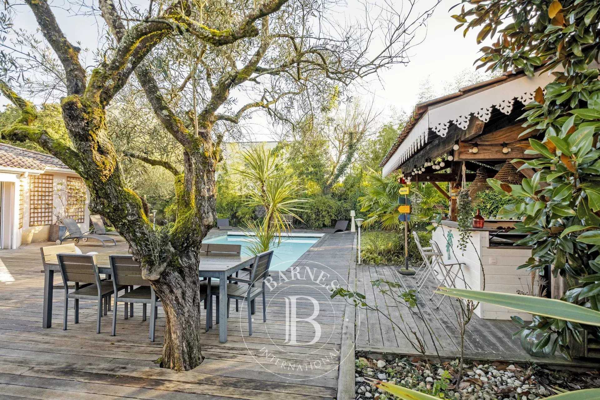 Mérignac  - House 5 Bedrooms