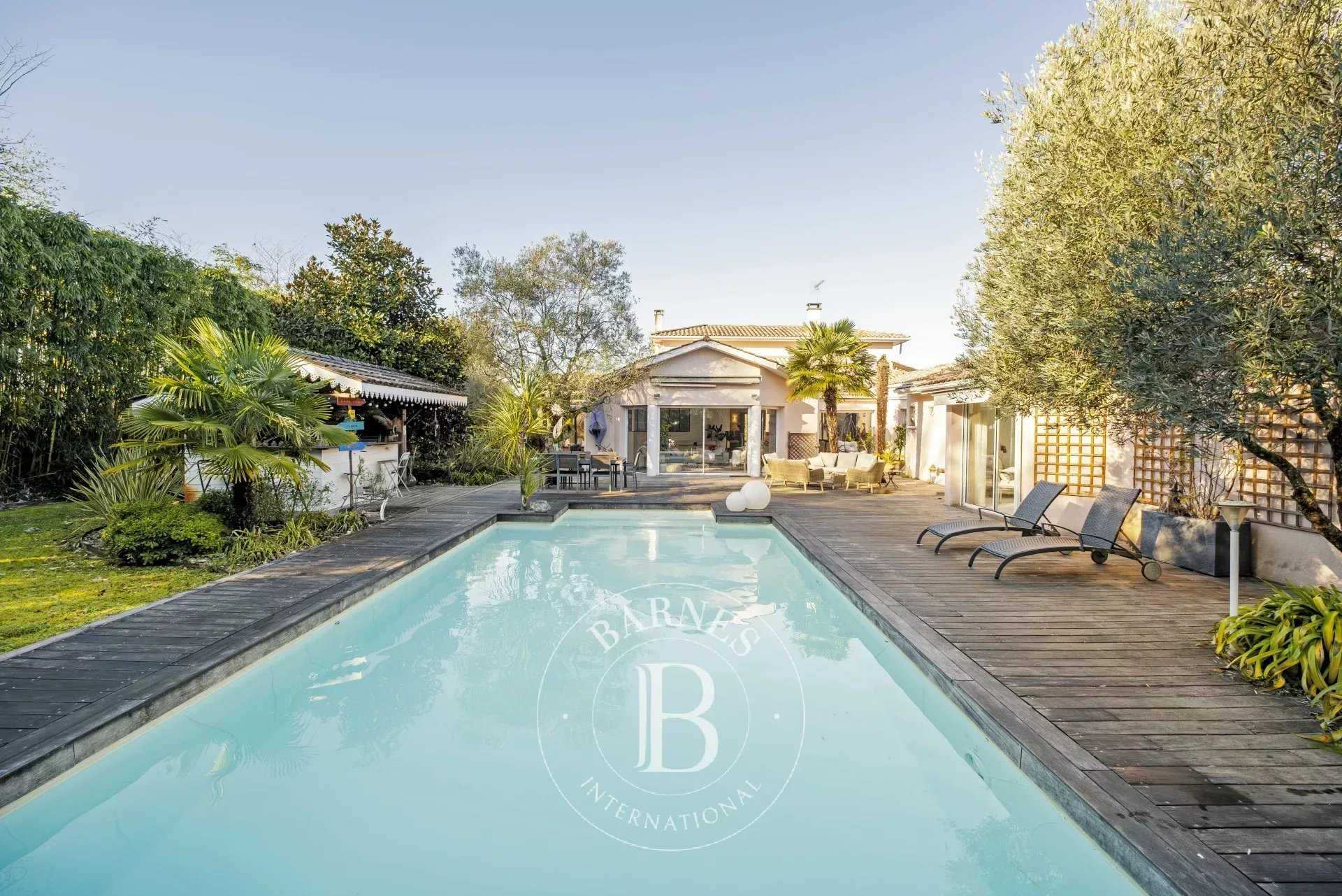Mérignac  - House 5 Bedrooms