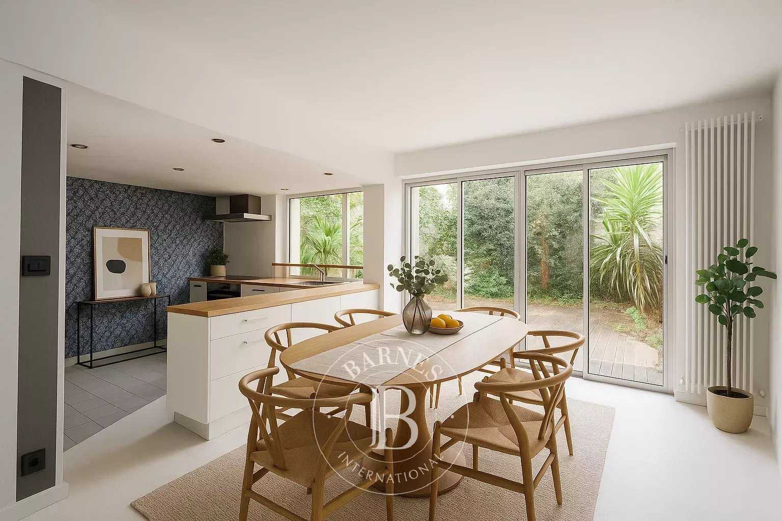 Bordeaux  - Maison 6 Pi&egrave;ces 4 Chambres