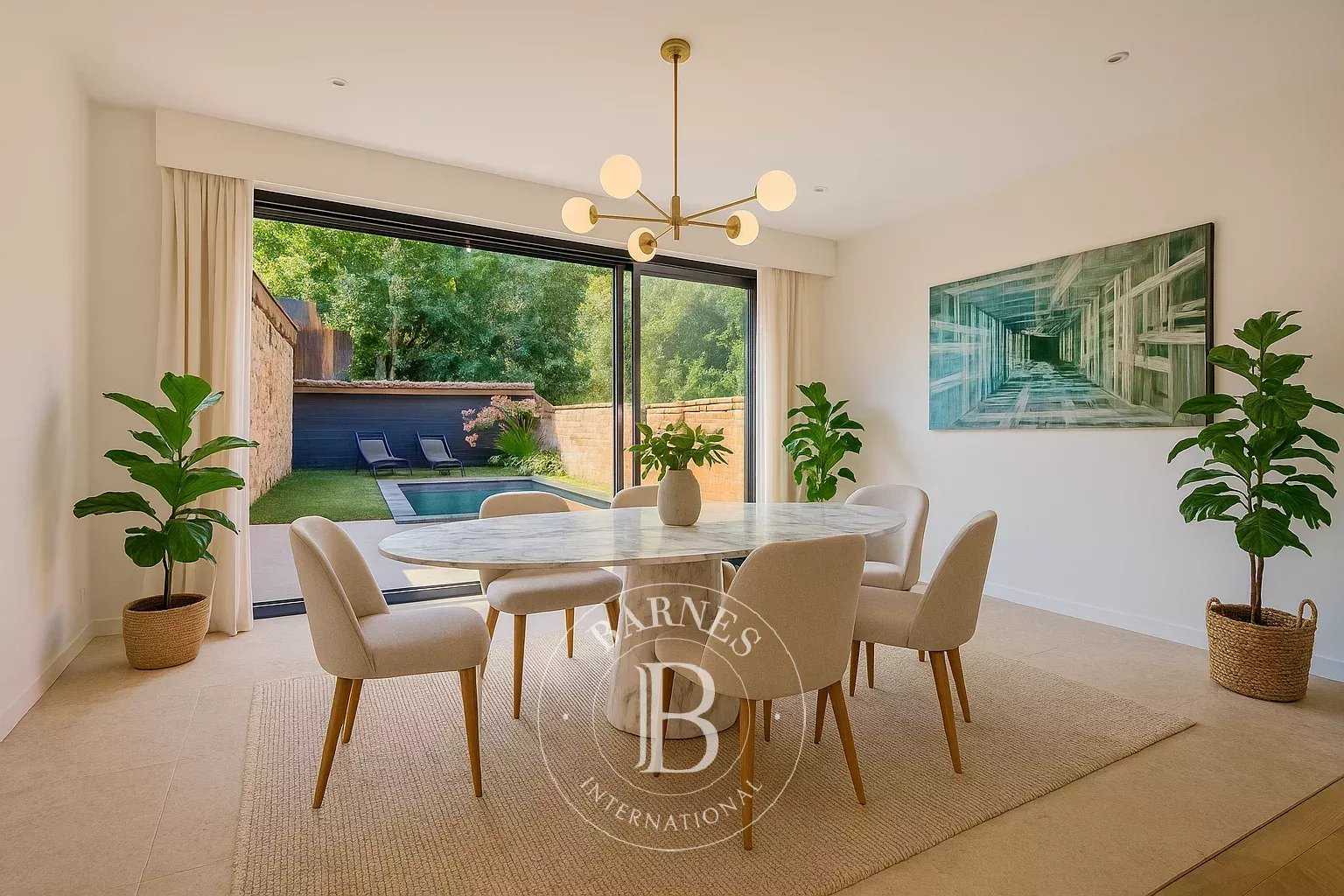 Bordeaux  - Maison 5 Pi&egrave;ces 4 Chambres