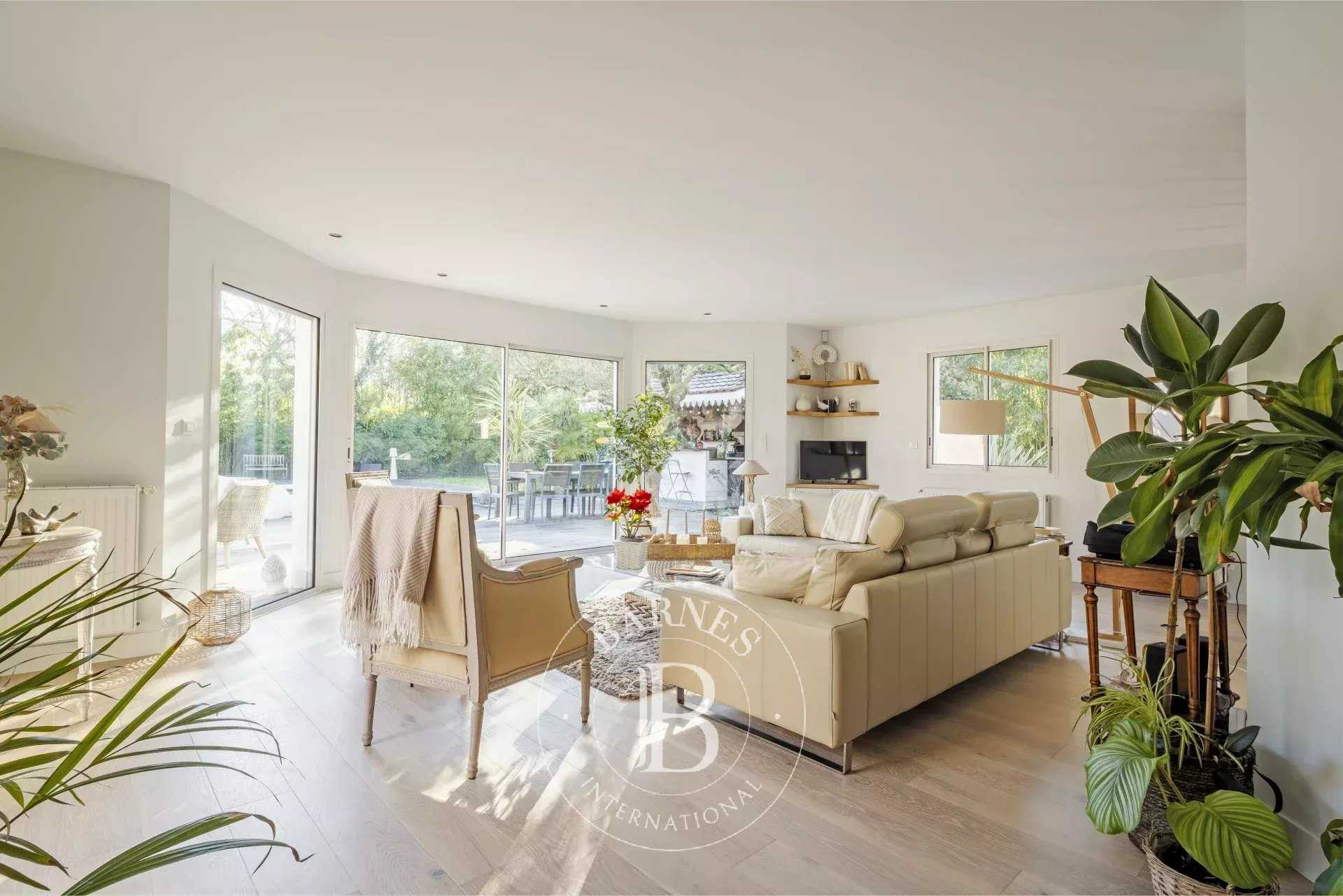 Mérignac  - House 5 Bedrooms