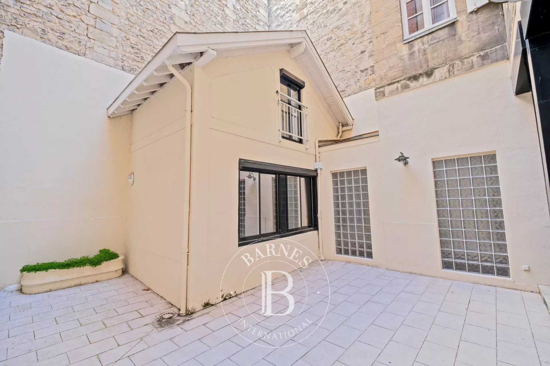 Bordeaux  - Apartment 3 Bedrooms