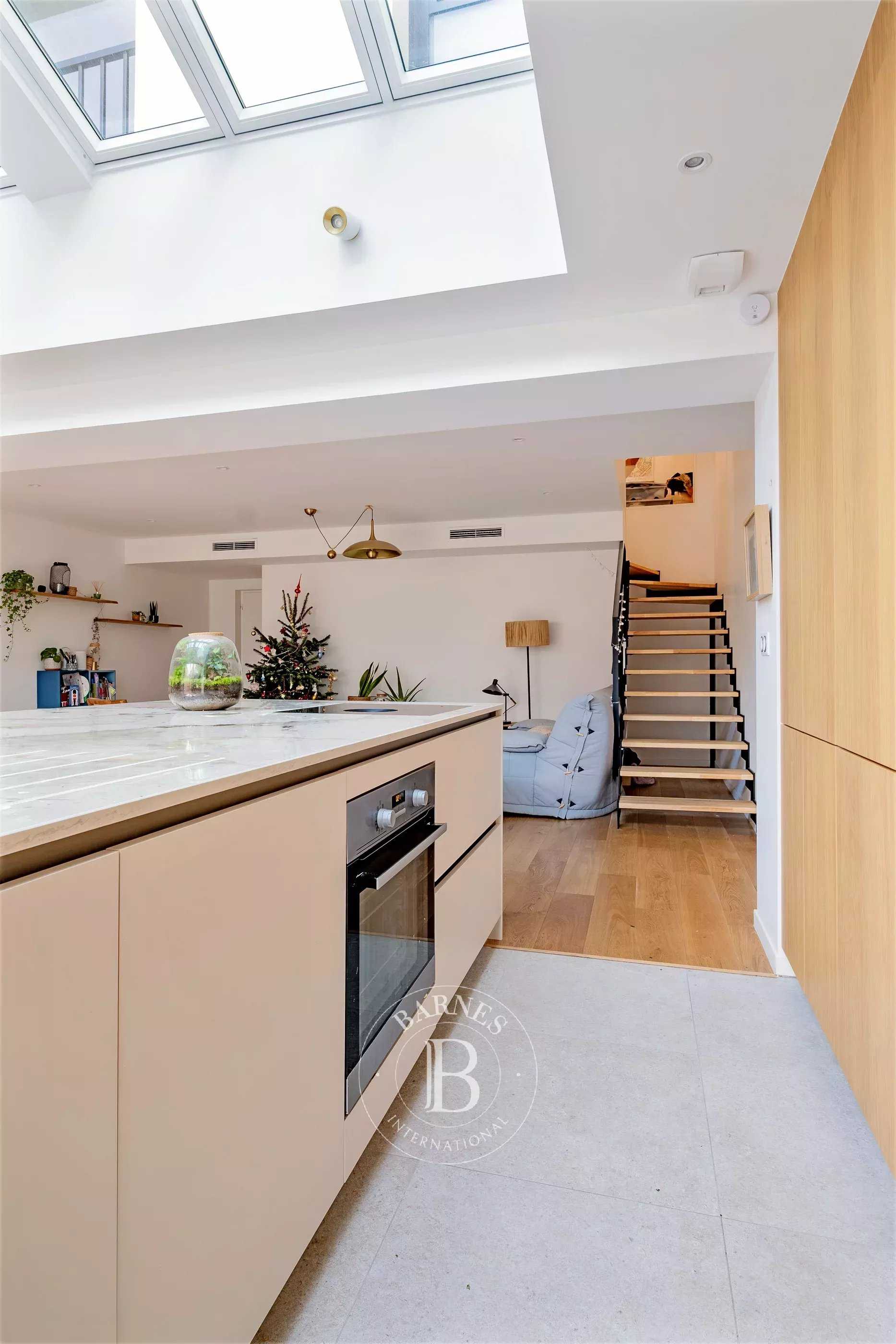 Bordeaux  - Maison 5 Pi&egrave;ces 4 Chambres