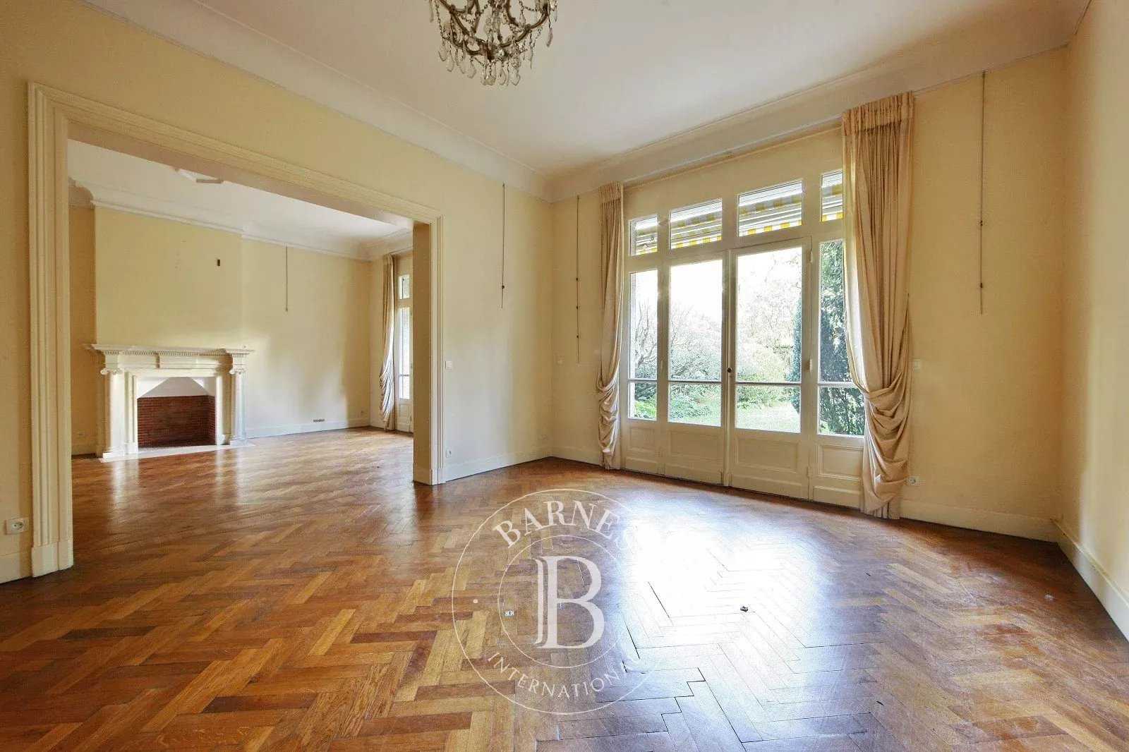 Bordeaux  - Hôtel particulier 8 Pièces 6 Chambres