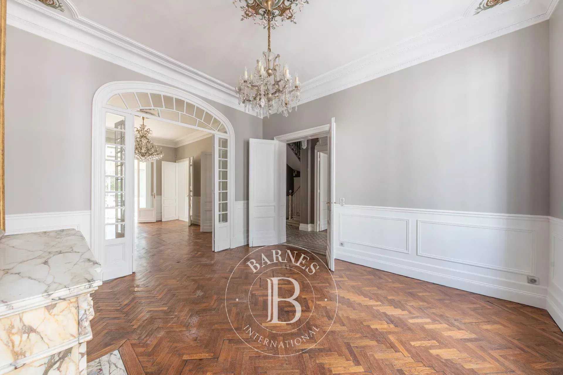 Bordeaux  - Hôtel particulier 10 Pièces 5 Chambres