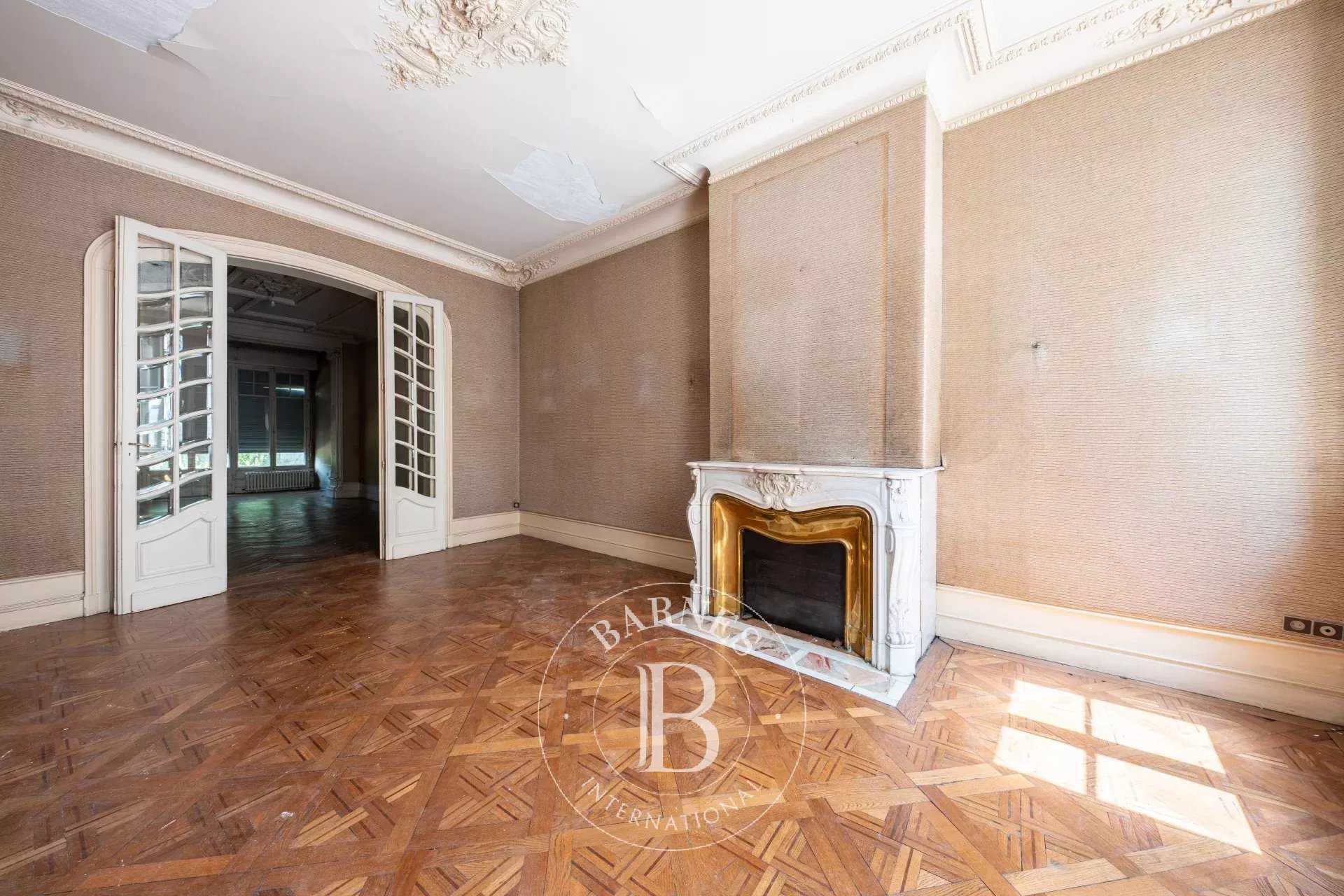 Bordeaux  - Hôtel particulier 12 Pièces