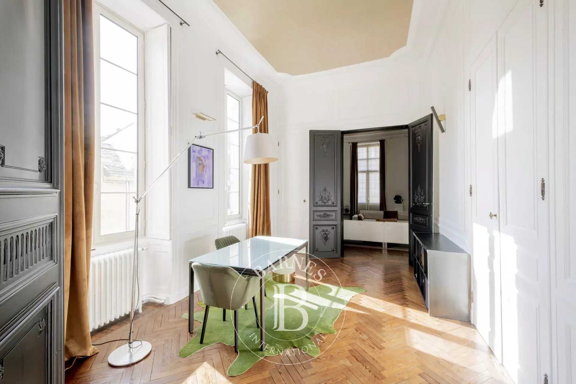 Bordeaux  - Maison 10 Pi&egrave;ces 5 Chambres