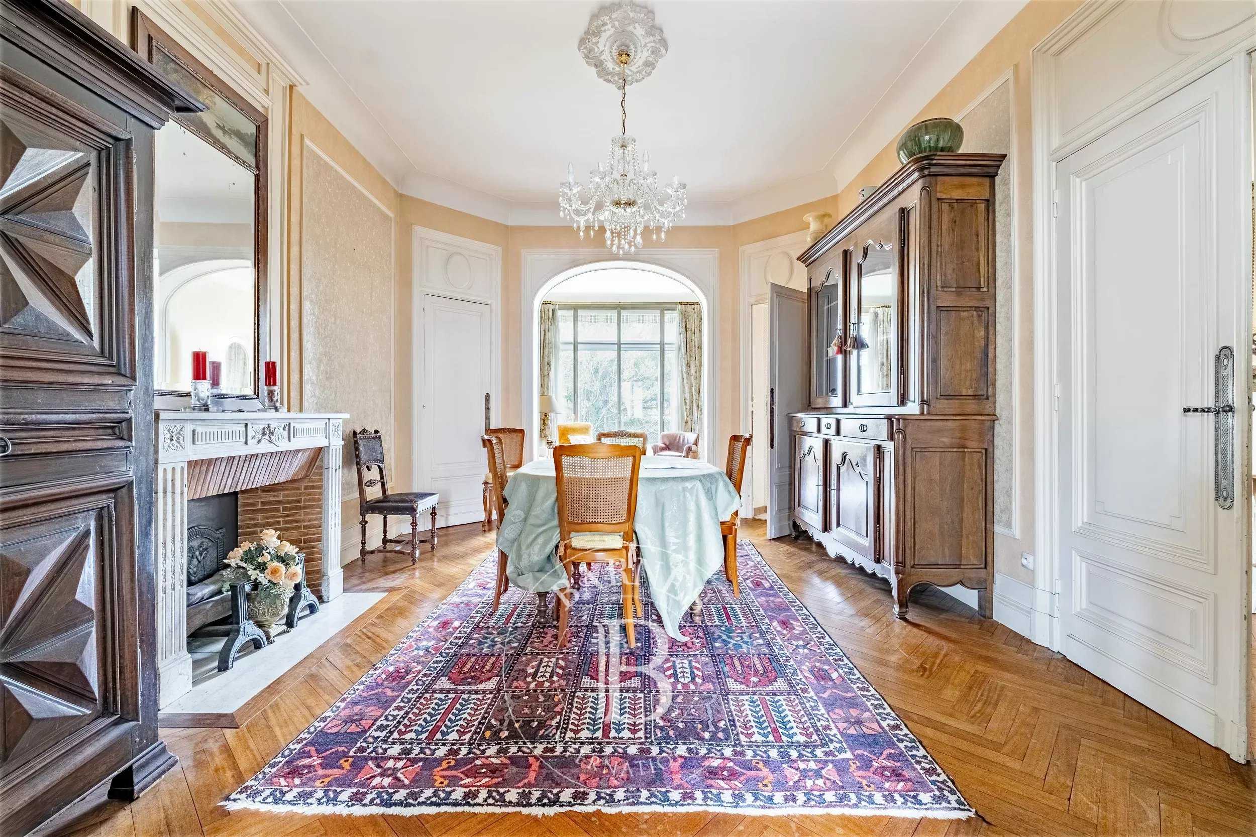 Bordeaux  - Hôtel particulier 8 Pi&egrave;ces 5 Chambres