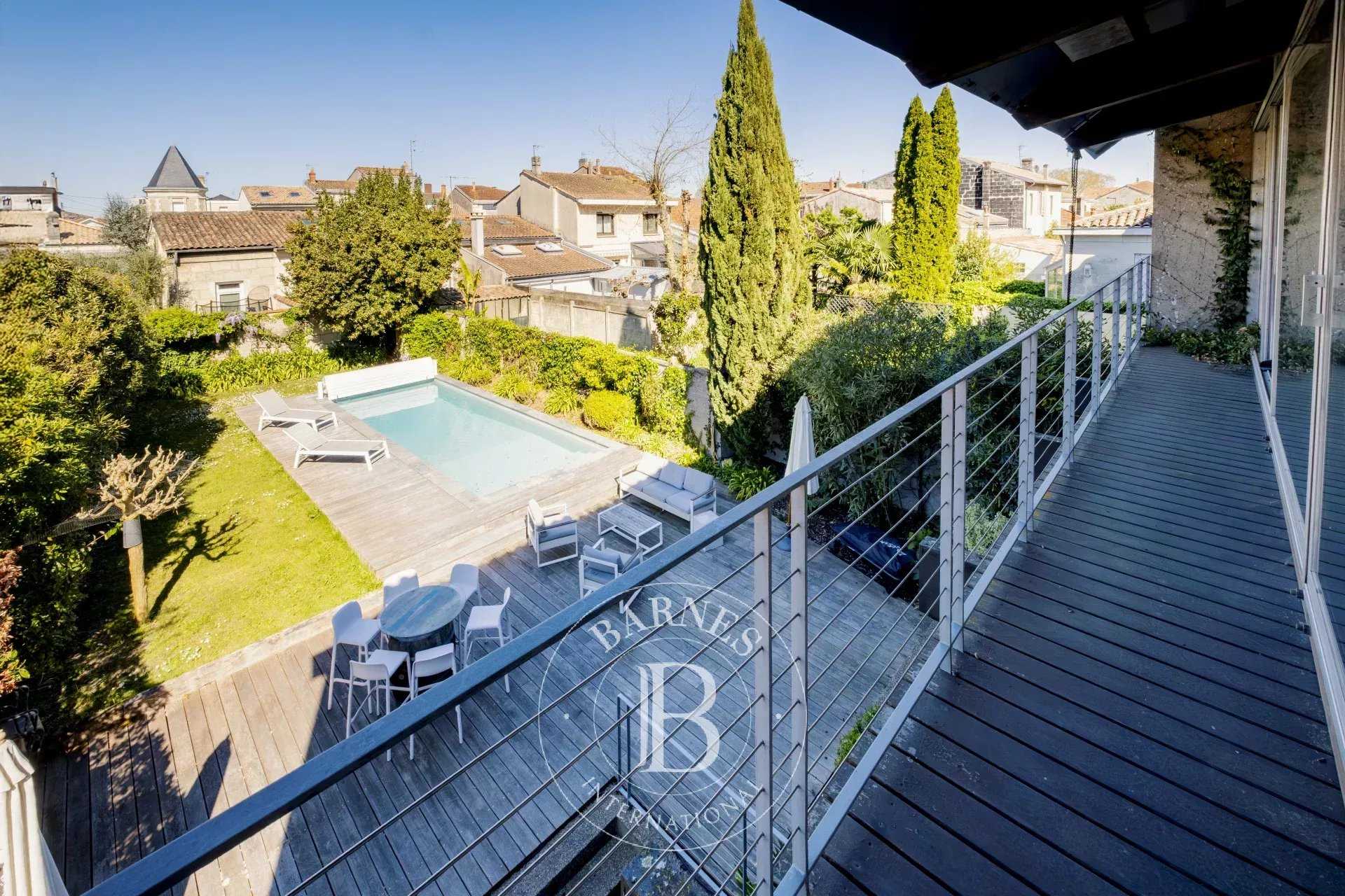 Bordeaux  - Maison 8 Pi&egrave;ces 5 Chambres