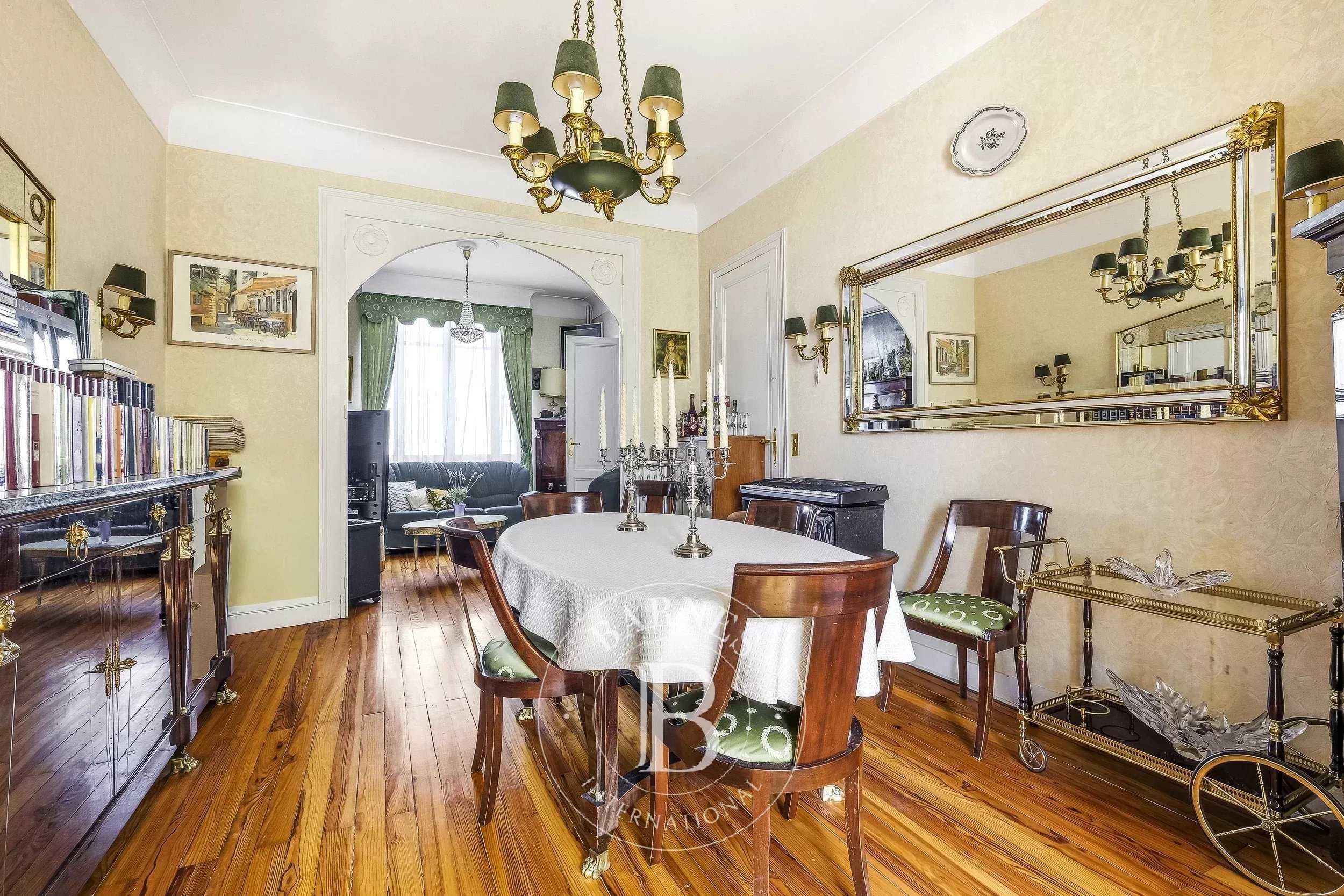 Bordeaux  - Maison 5 Pi&egrave;ces 3 Chambres
