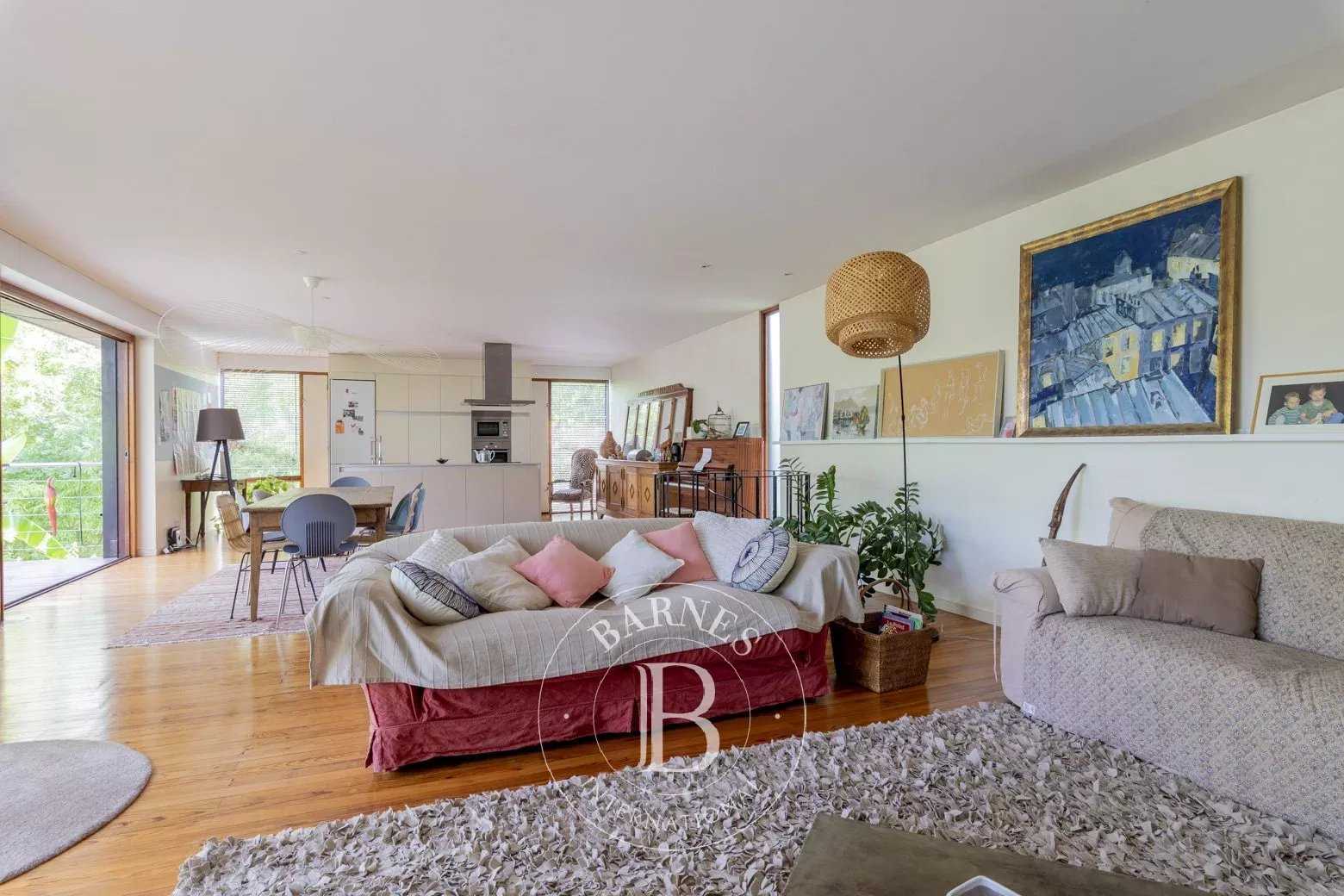 Talence  - Maison 10 Pi&egrave;ces 5 Chambres