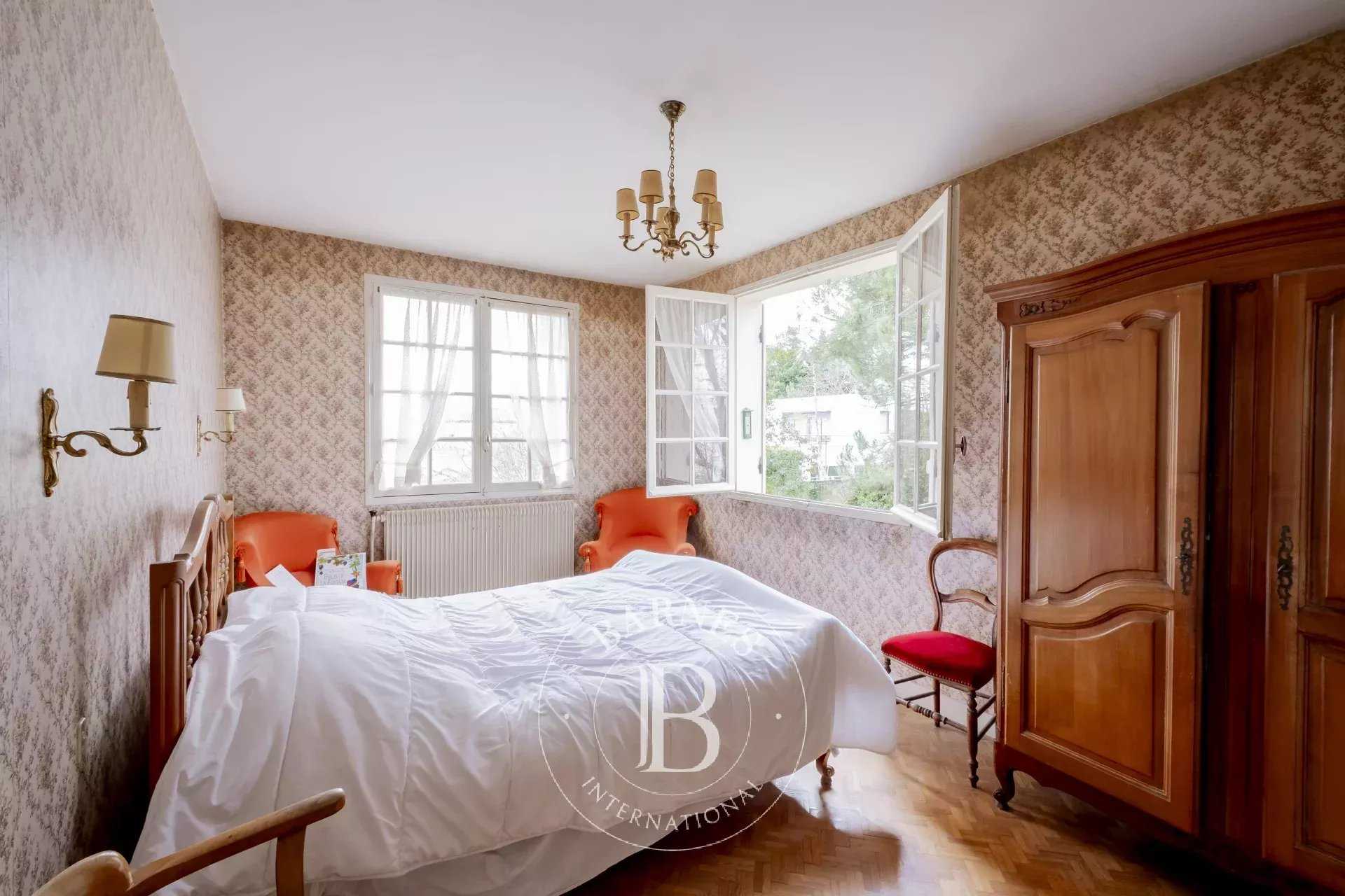 Bordeaux  - Maison 9 Pièces 4 Chambres