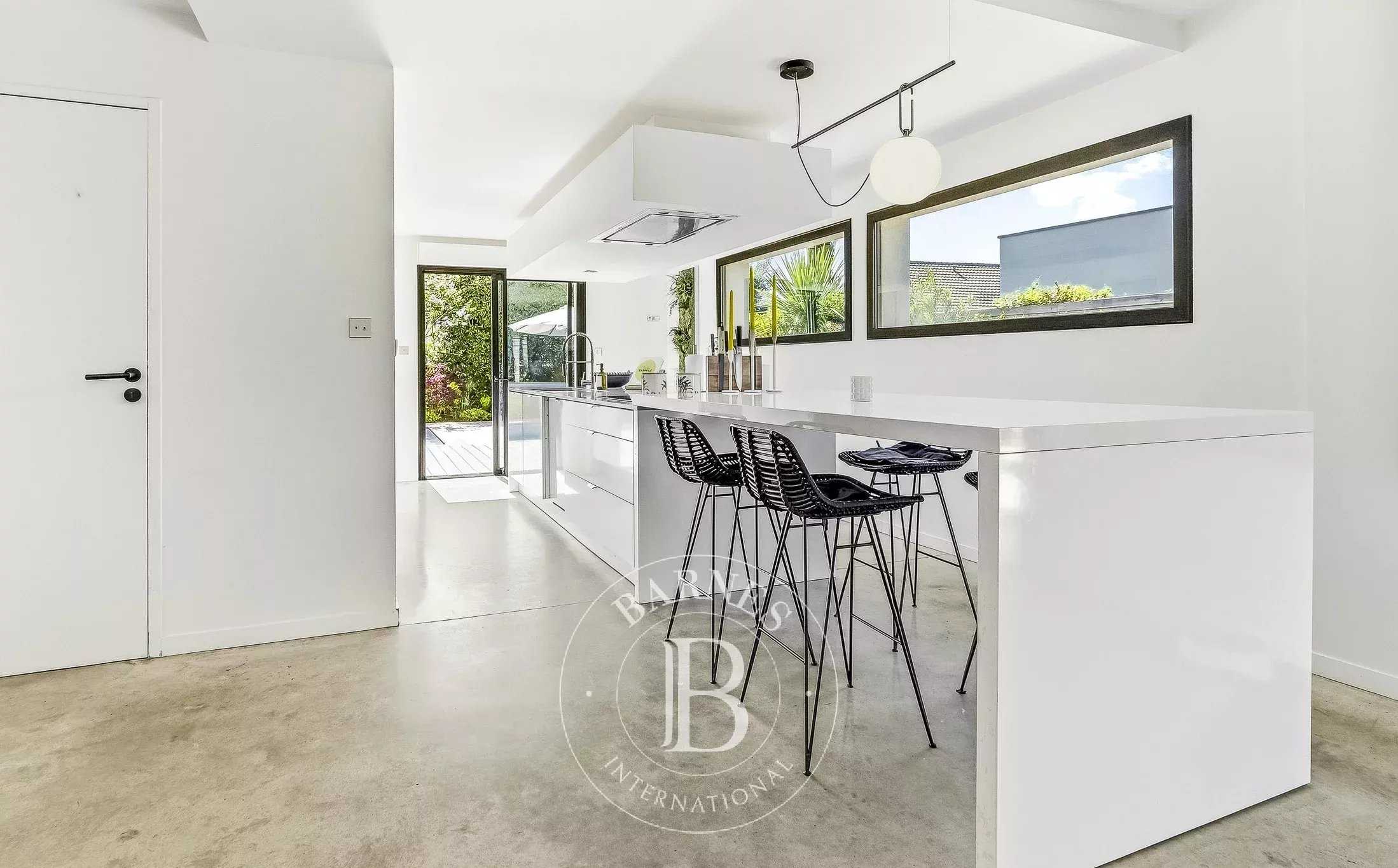 Bruges  - Maison 6 Pi&egrave;ces 5 Chambres