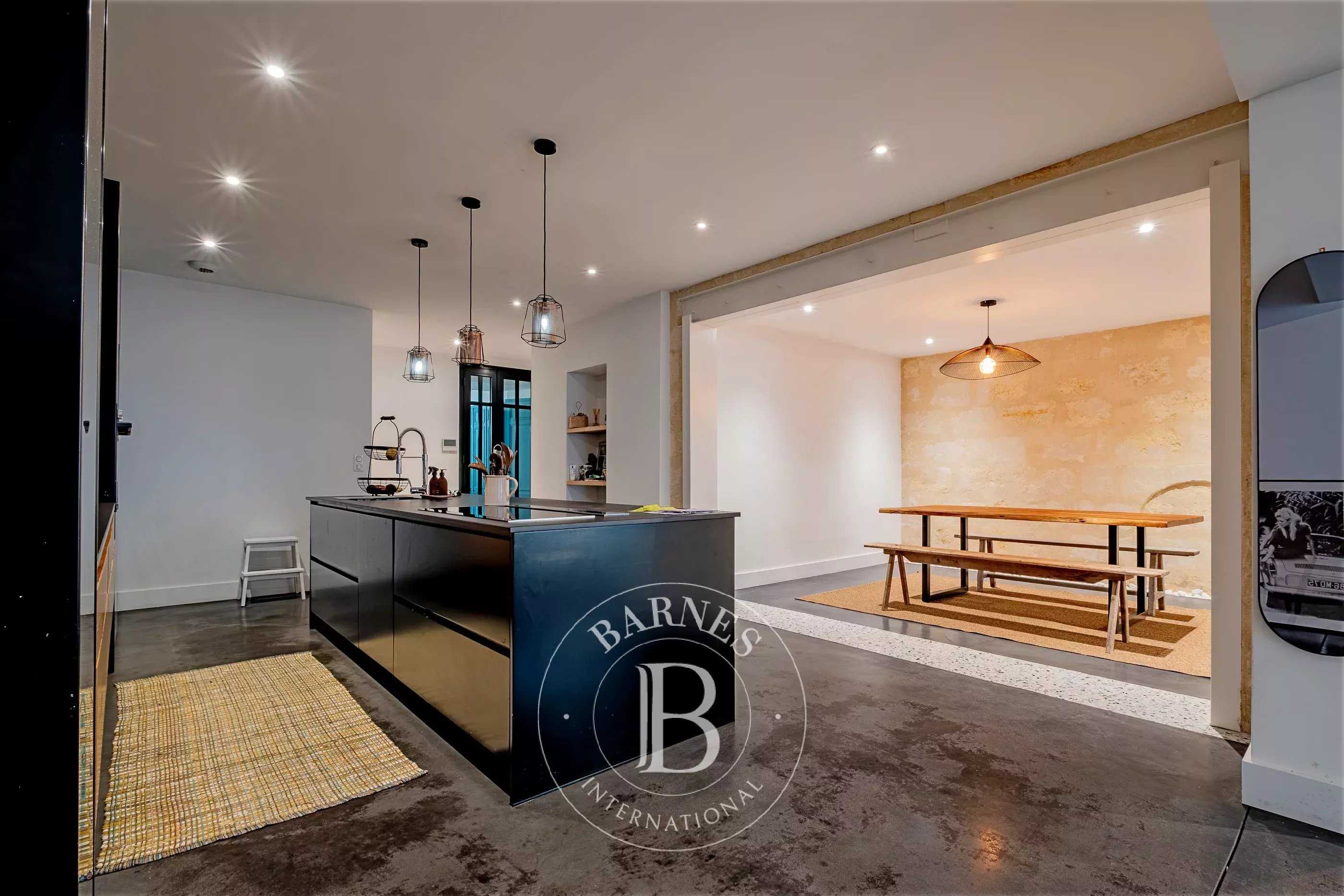 Bordeaux  - Loft 8 Pi&egrave;ces 4 Chambres